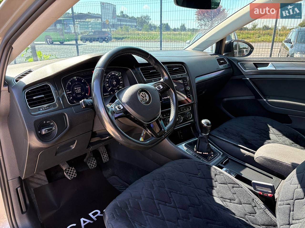 Volkswagen Golf 2017 VIN WVWZZZAUZJP001309 фото оголошення 2 з 4
