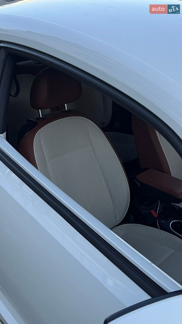 Volkswagen Beetle 2014 VIN 3VWF17ATXFM600701 фото оголошення 10 з 15