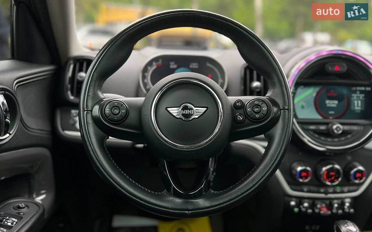 MINI Countryman 2018 VIN WMZYT3C32J3E93393 фото оголошення 10 з 27