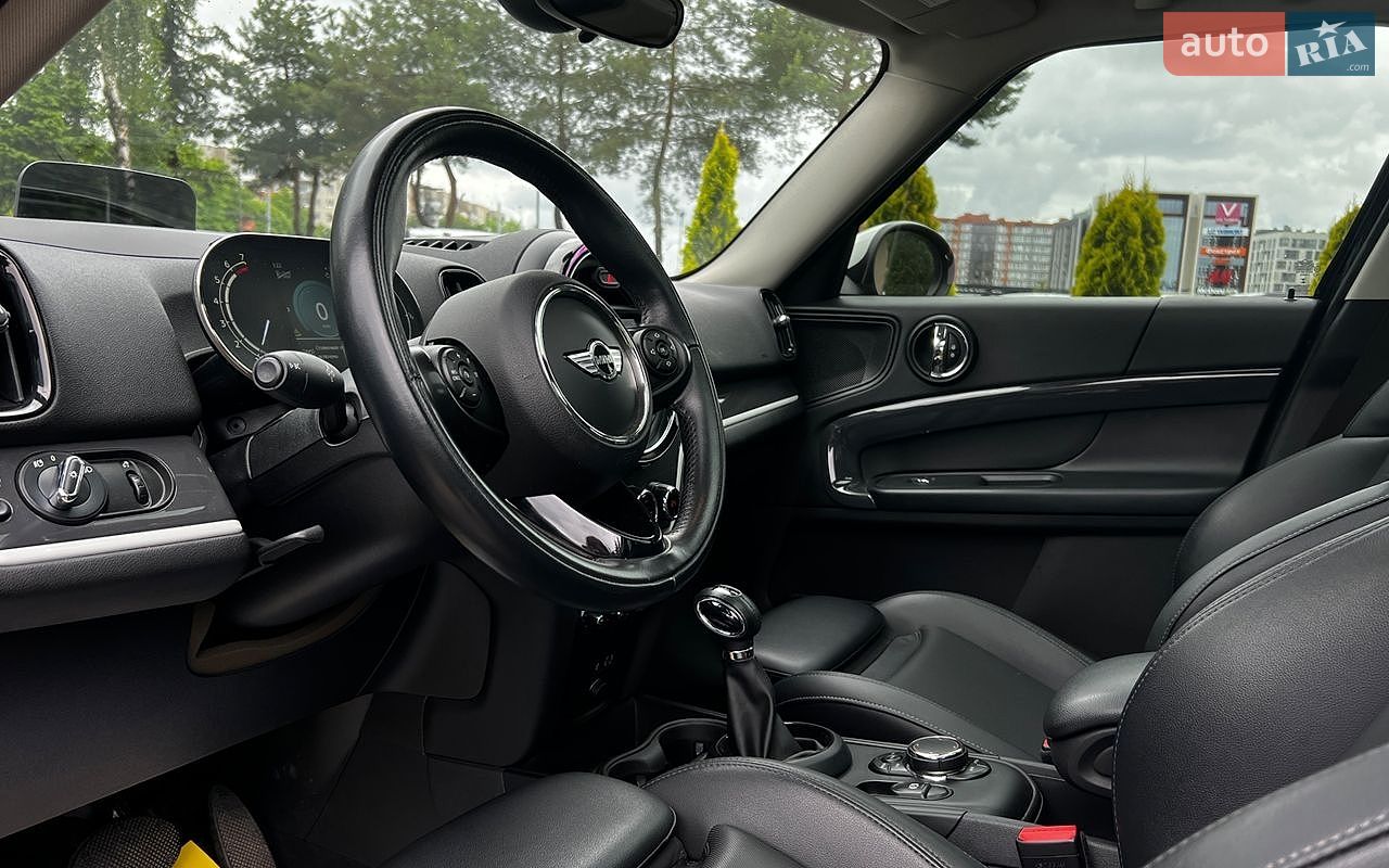 MINI Countryman 2018 VIN WMZYT3C32J3E93393 фото оголошення 11 з 27