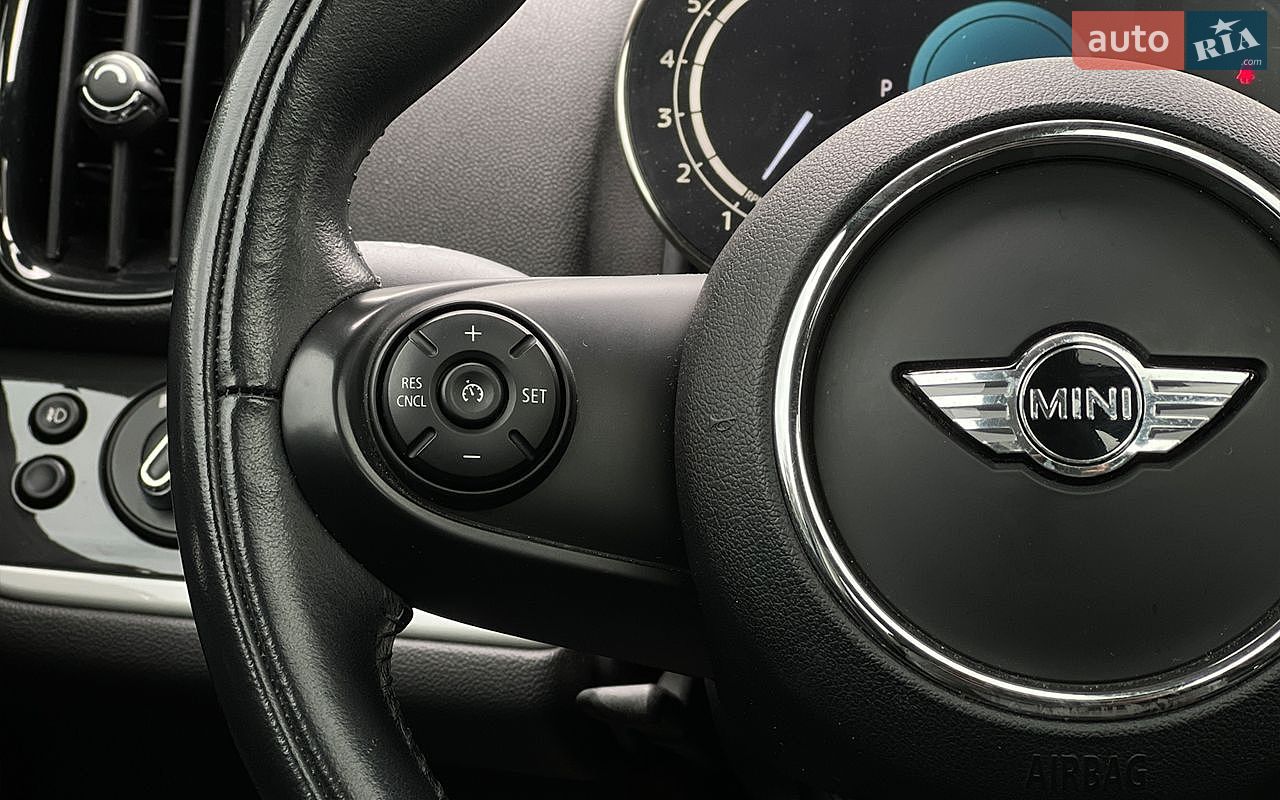 MINI Countryman 2018 VIN WMZYT3C32J3E93393 фото оголошення 12 з 27