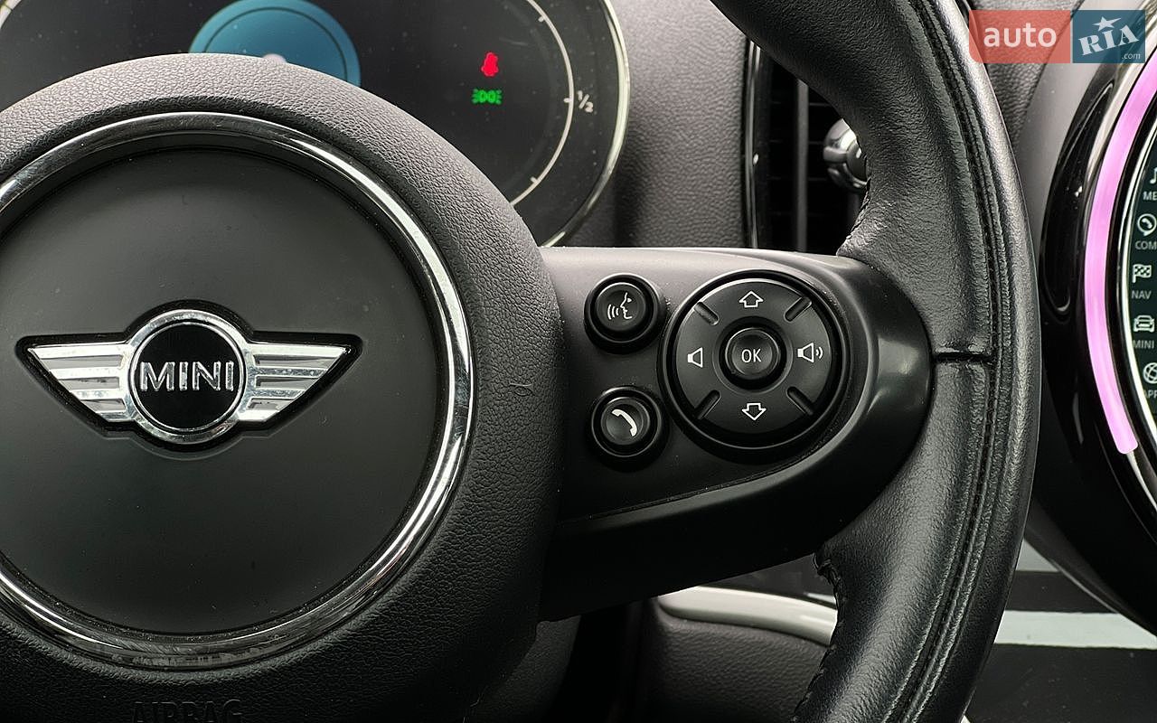 MINI Countryman 2018 VIN WMZYT3C32J3E93393 фото оголошення 13 з 27