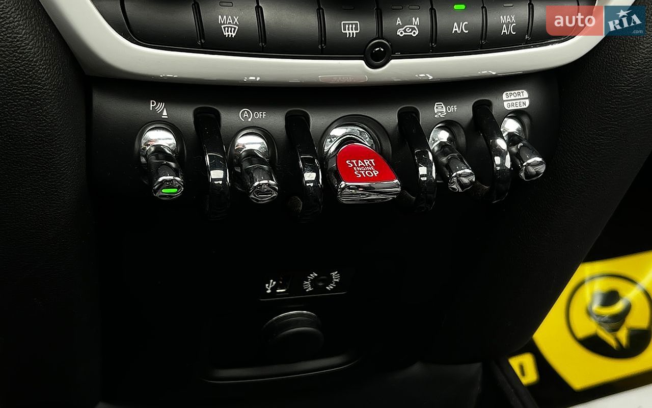 MINI Countryman 2018 VIN WMZYT3C32J3E93393 фото оголошення 19 з 27