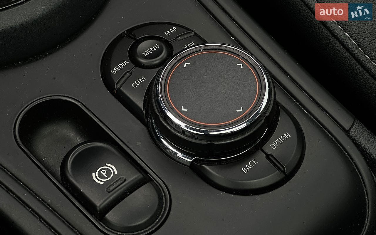 MINI Countryman 2018 VIN WMZYT3C32J3E93393 фото оголошення 21 з 27