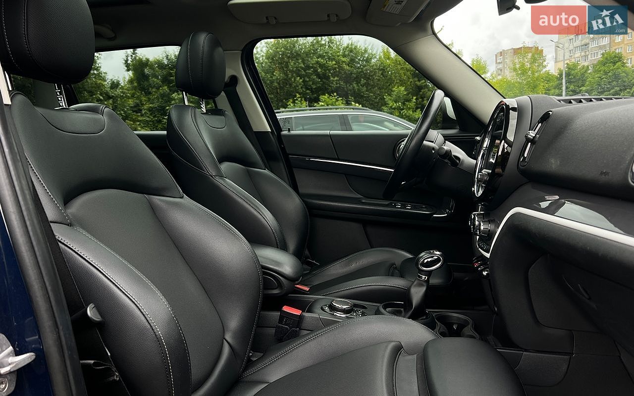 MINI Countryman 2018 VIN WMZYT3C32J3E93393 фото оголошення 24 з 27