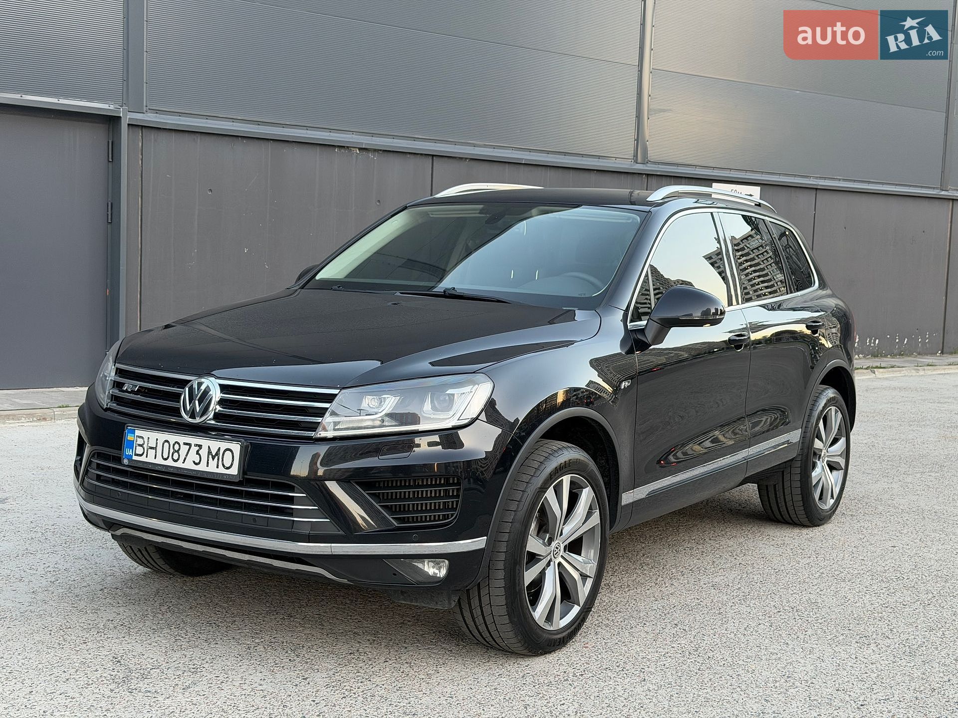 Volkswagen Touareg 2015 VIN WVGZZZ7PZFD014953 фото оголошення 2 з 52
