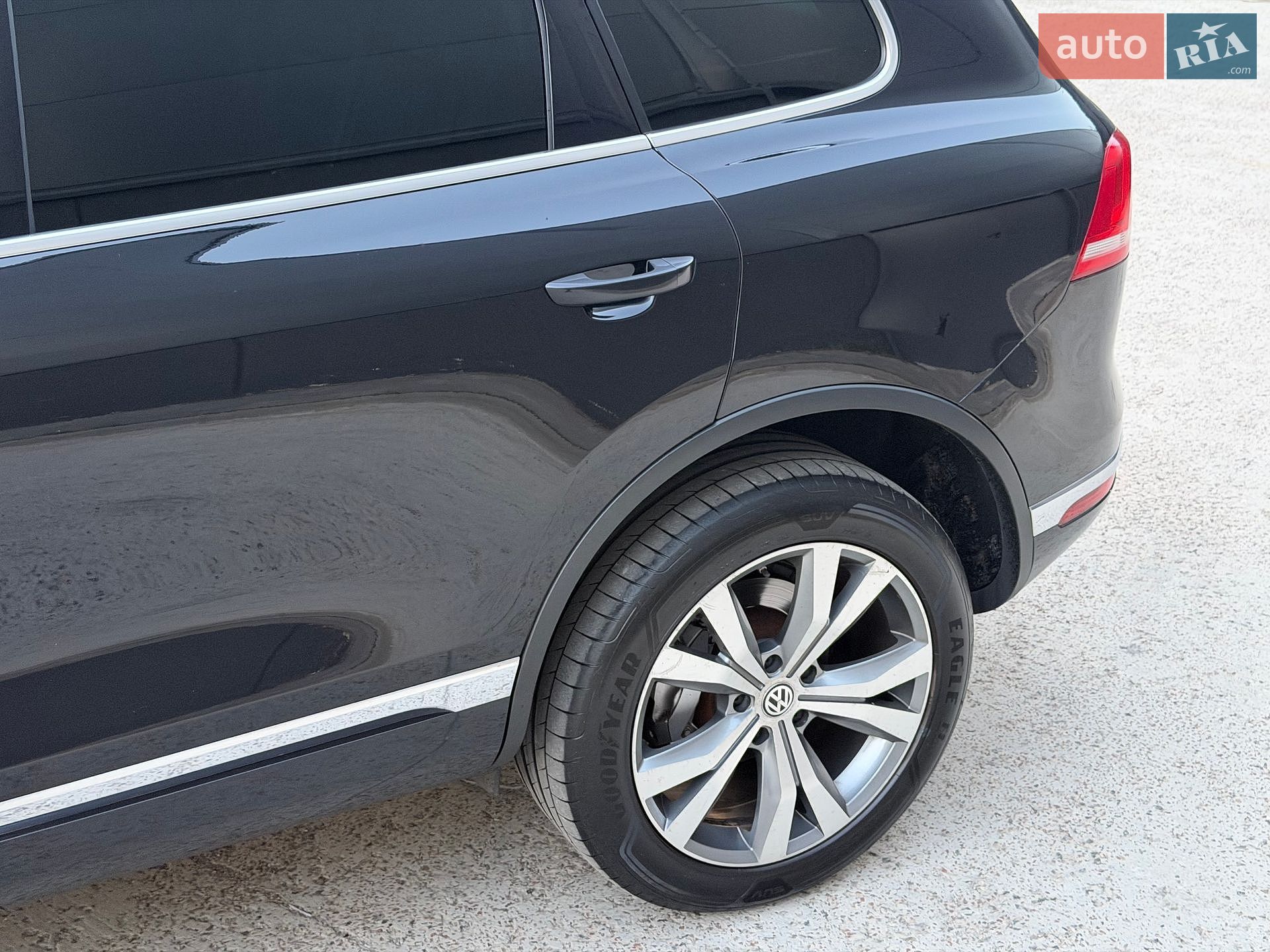 Volkswagen Touareg 2015 VIN WVGZZZ7PZFD014953 фото оголошення 14 з 52