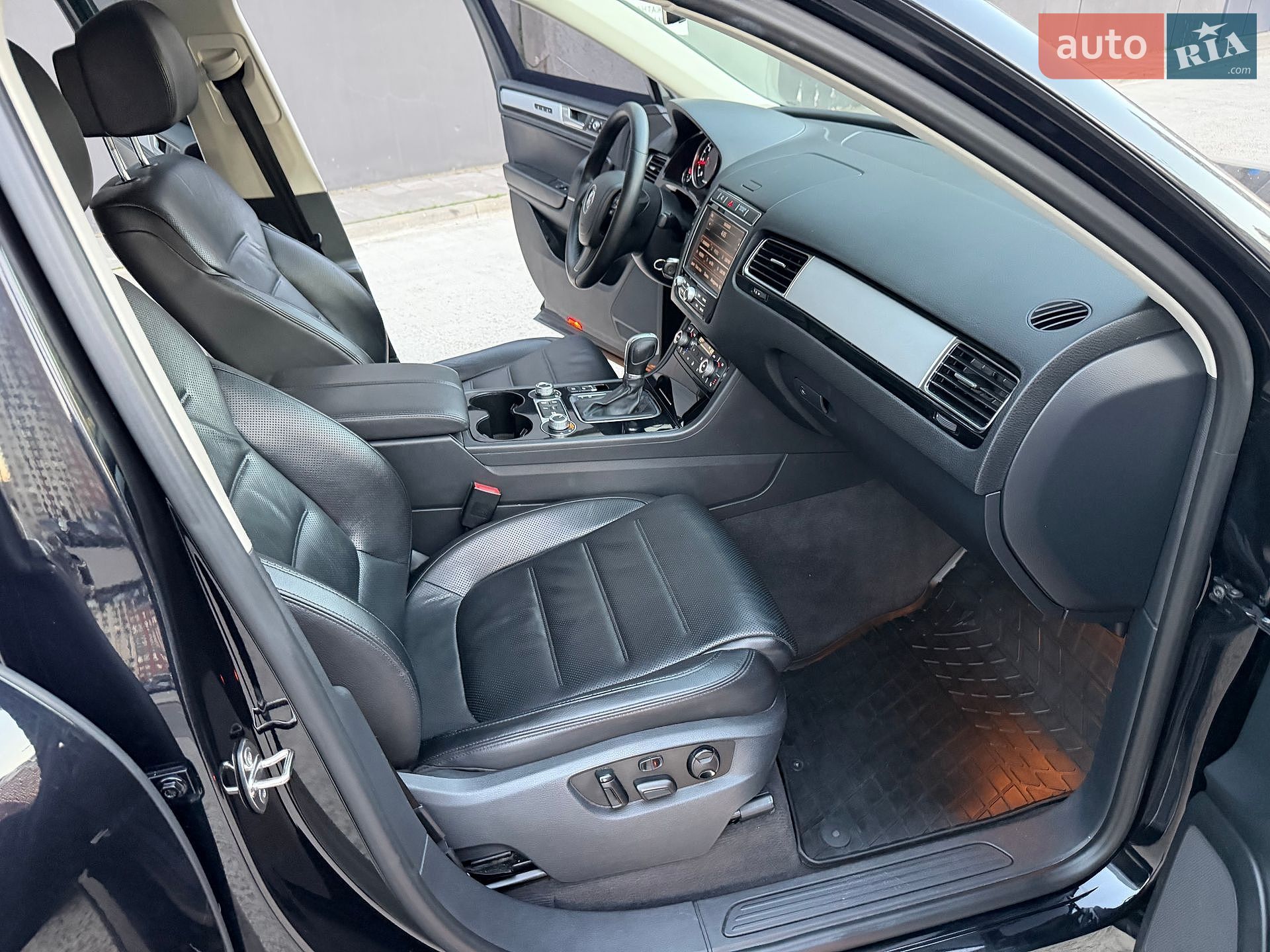 Volkswagen Touareg 2015 VIN WVGZZZ7PZFD014953 фото оголошення 23 з 52