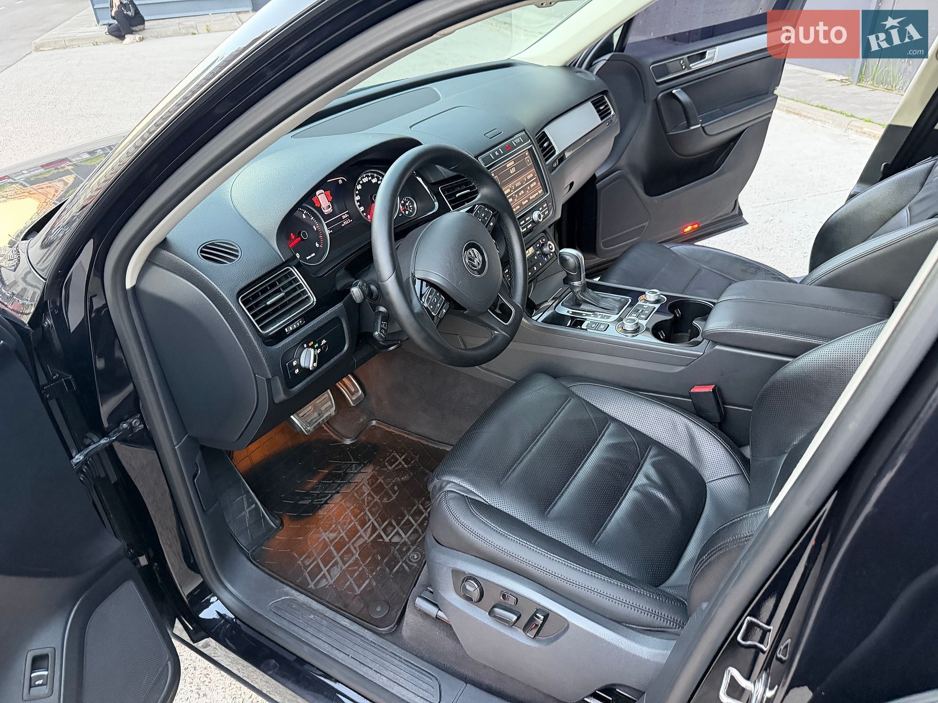 Volkswagen Touareg 2015 VIN WVGZZZ7PZFD014953 фото оголошення 34 з 52