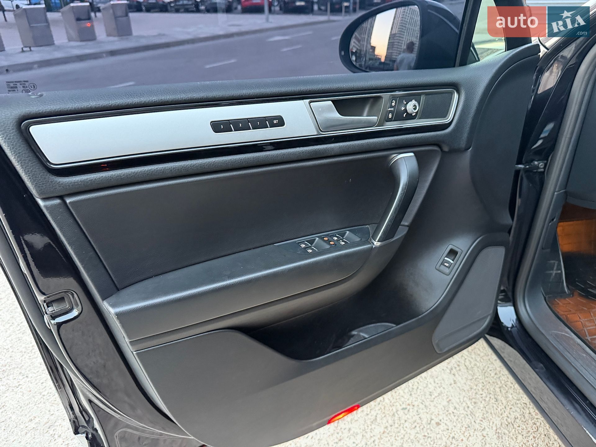 Volkswagen Touareg 2015 VIN WVGZZZ7PZFD014953 фото оголошення 39 з 52