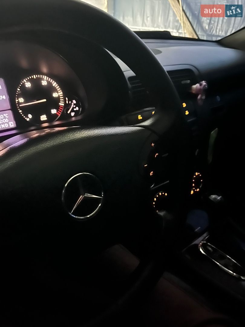 Mercedes-Benz C-Class 2005 VIN WDB2030081F696276 фото оголошення 4 з 17