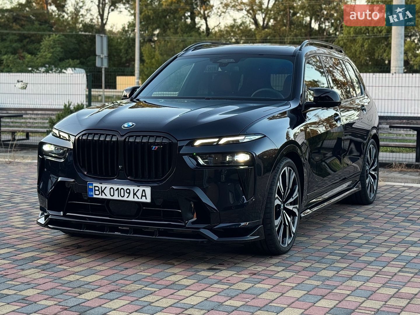 BMW X7 2023 VIN 5UX33EM09R9S59931 фото оголошення 3 з 65