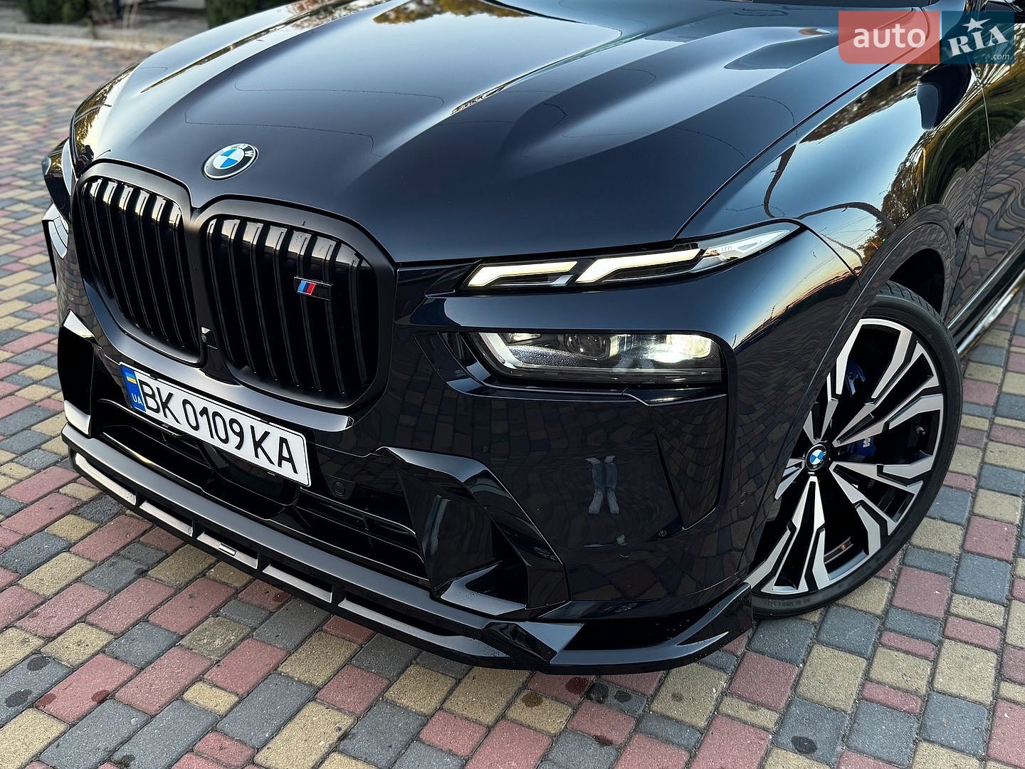 BMW X7 2023 VIN 5UX33EM09R9S59931 фото оголошення 5 з 65