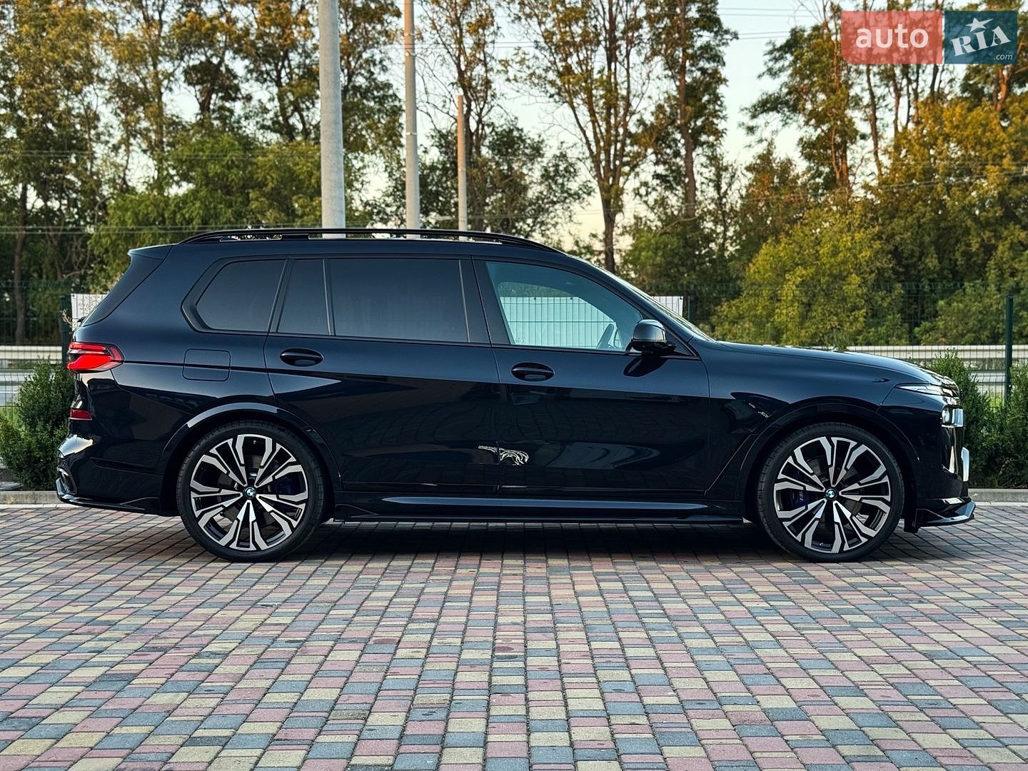 BMW X7 2023 VIN 5UX33EM09R9S59931 фото оголошення 6 з 65