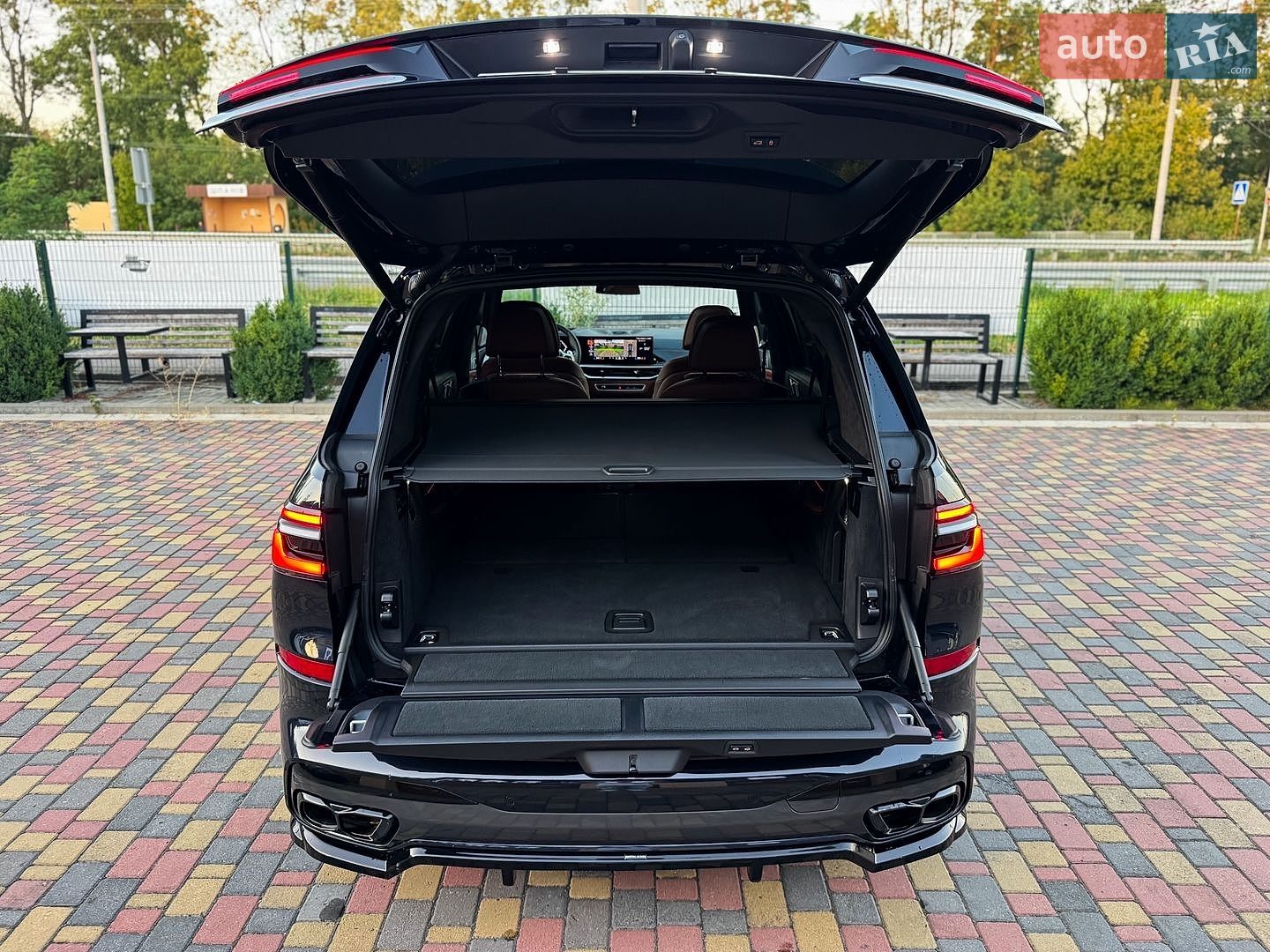BMW X7 2023 VIN 5UX33EM09R9S59931 фото оголошення 14 з 65