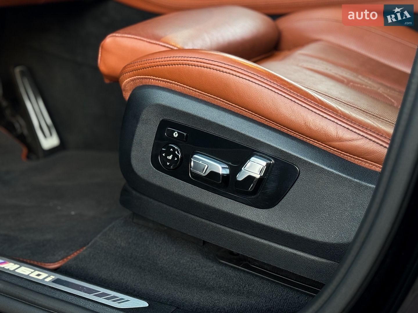 BMW X7 2023 VIN 5UX33EM09R9S59931 фото оголошення 30 з 65