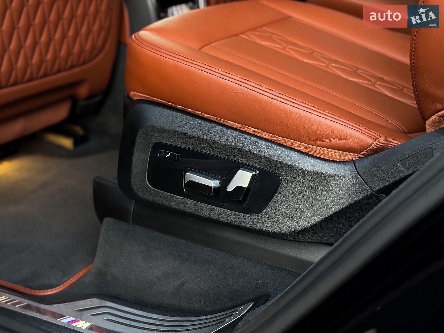BMW X7 2023 VIN 5UX33EM09R9S59931 фото оголошення 36 з 65