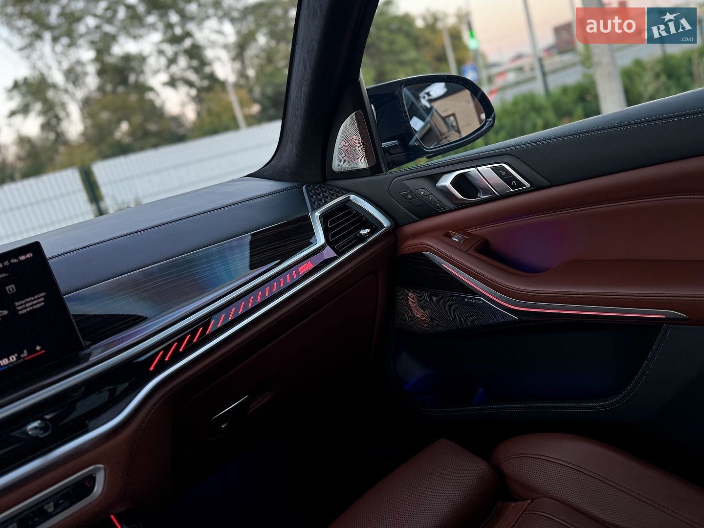 BMW X7 2023 VIN 5UX33EM09R9S59931 фото оголошення 41 з 65