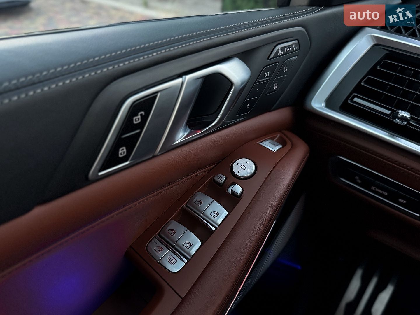 BMW X7 2023 VIN 5UX33EM09R9S59931 фото оголошення 45 з 65