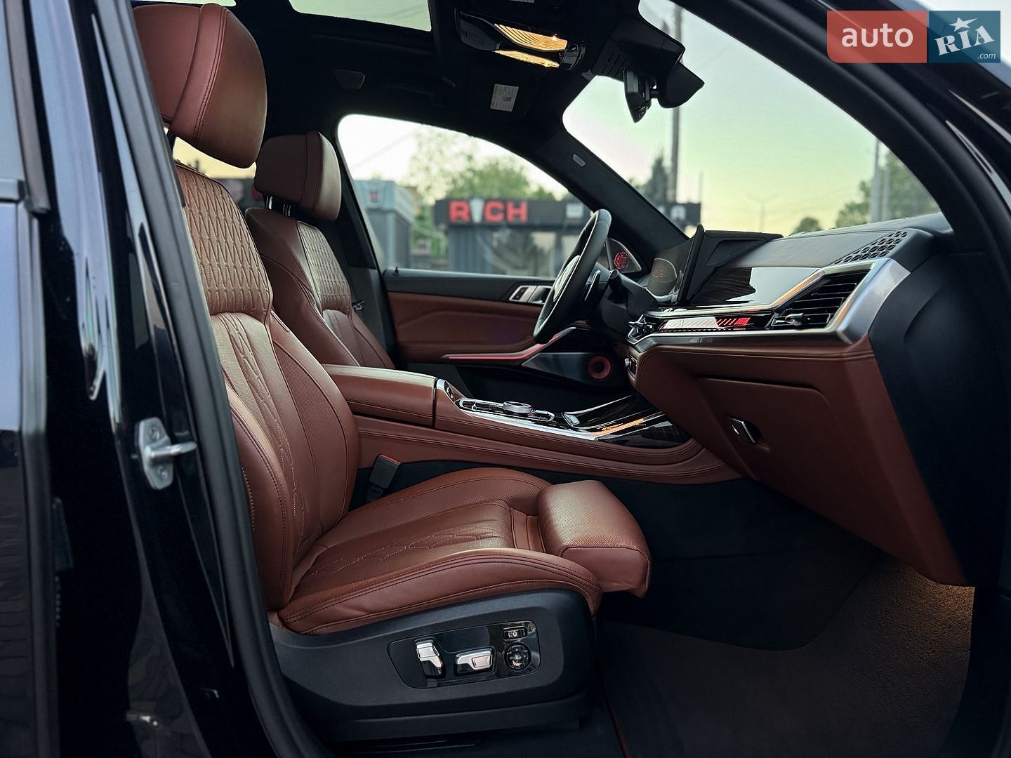 BMW X7 2023 VIN 5UX33EM09R9S59931 фото оголошення 51 з 65