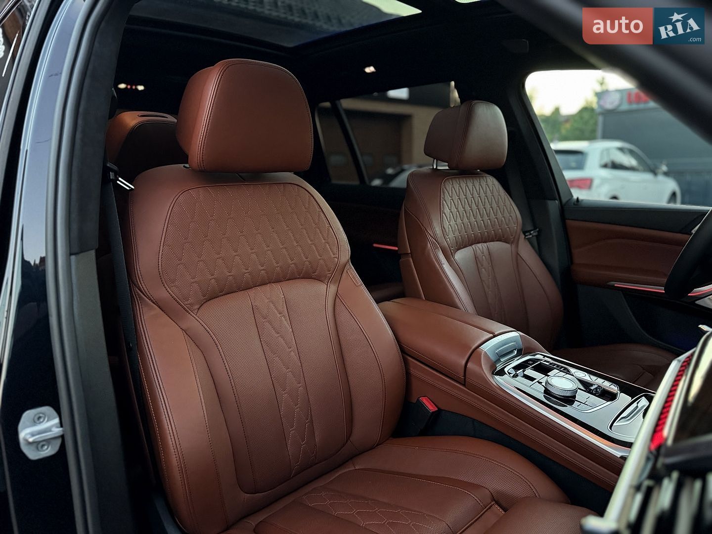 BMW X7 2023 VIN 5UX33EM09R9S59931 фото оголошення 53 з 65