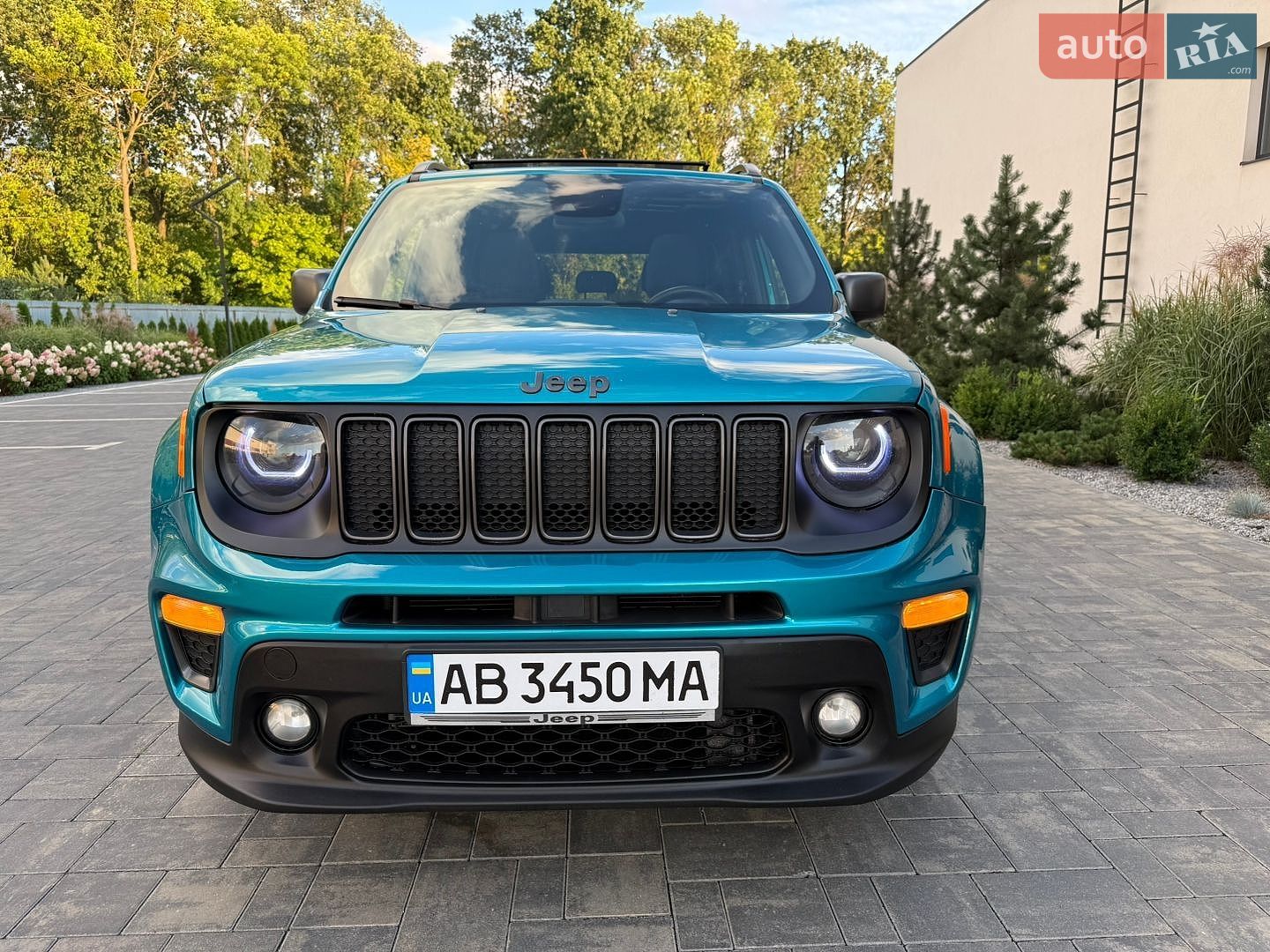 Jeep Renegade 2021 VIN ZACNJCBBXMPM63487 фото оголошення 3 з 147