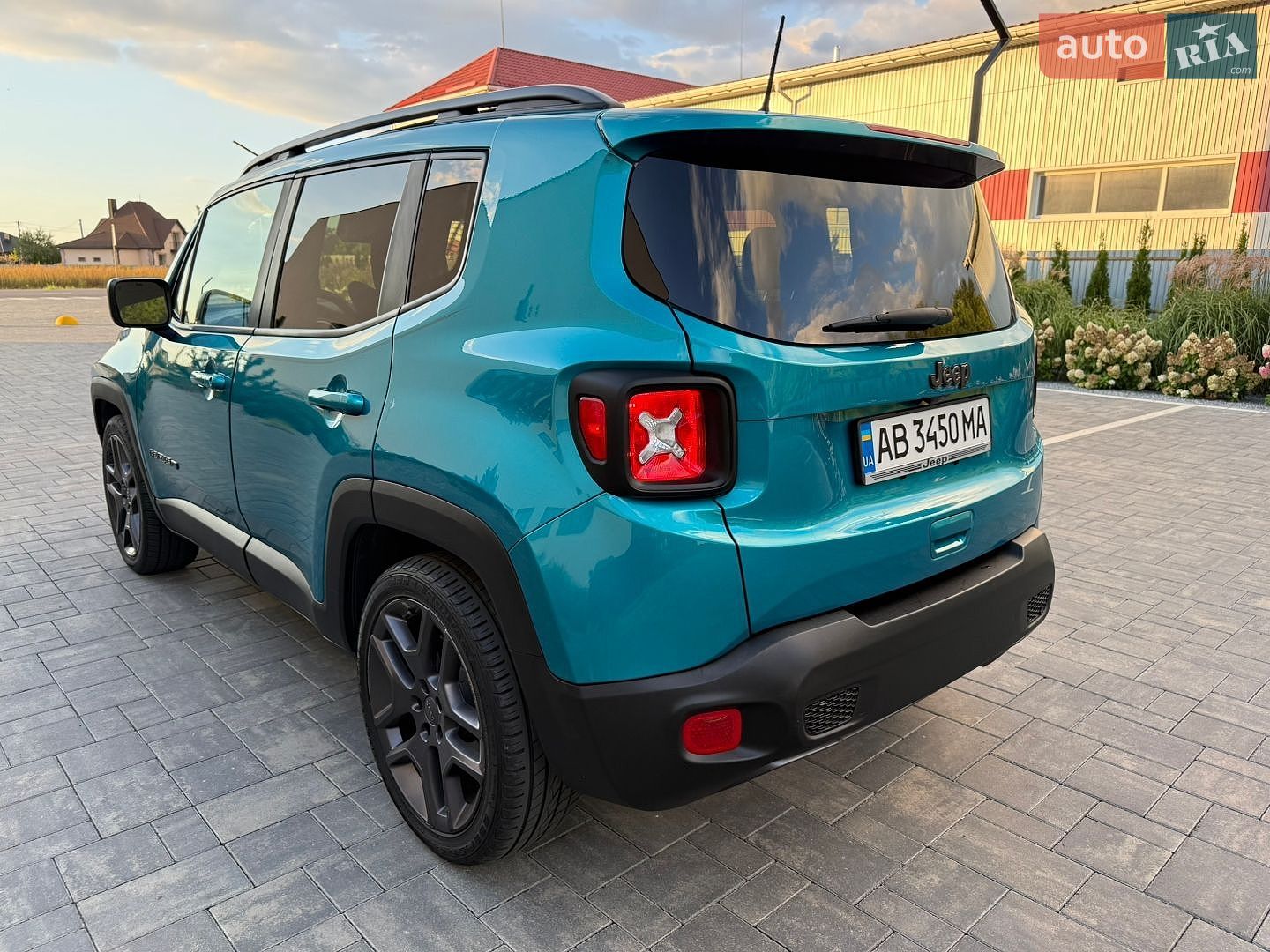 Jeep Renegade 2021 VIN ZACNJCBBXMPM63487 фото оголошення 5 з 147