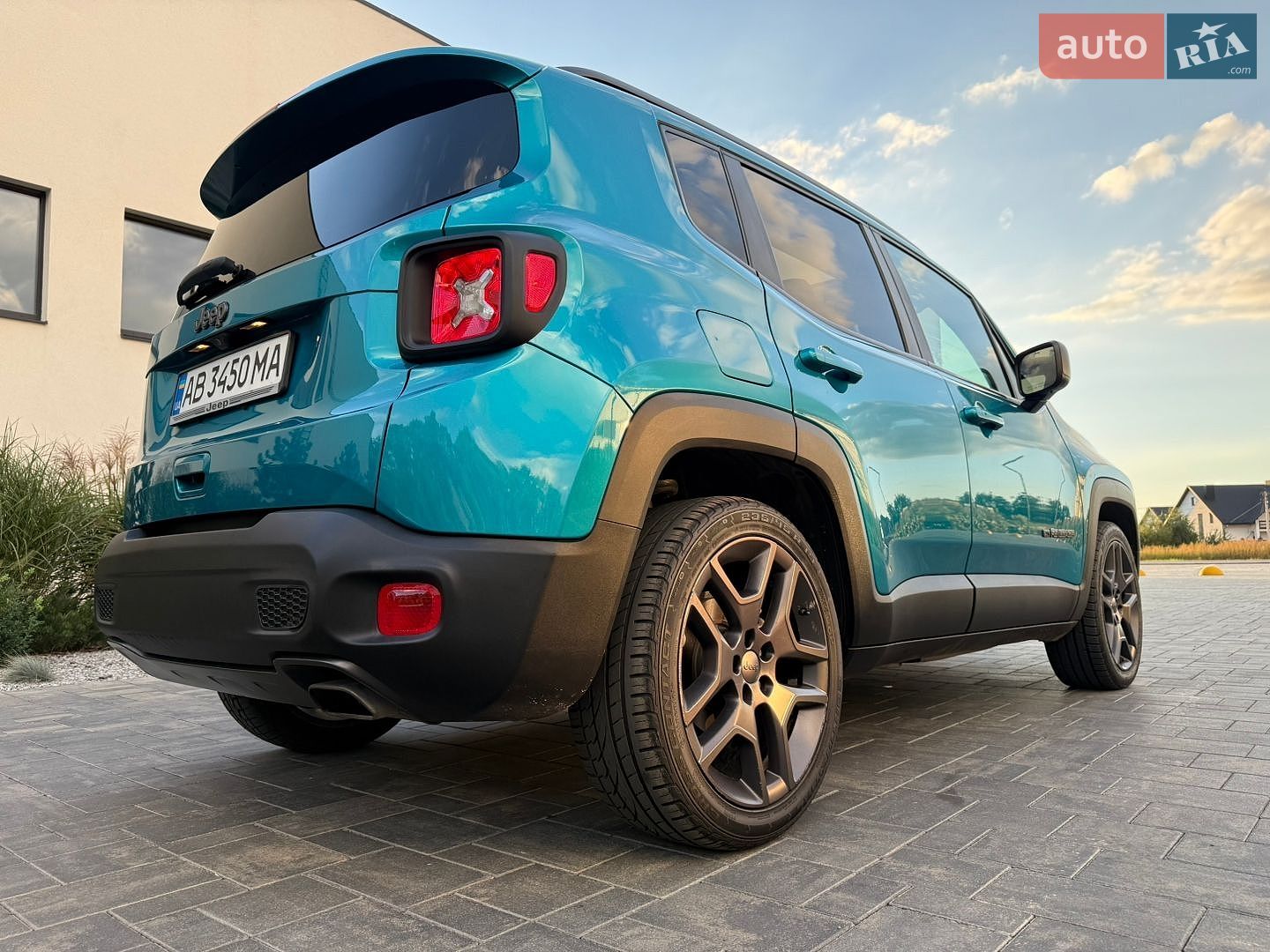 Jeep Renegade 2021 VIN ZACNJCBBXMPM63487 фото оголошення 7 з 147