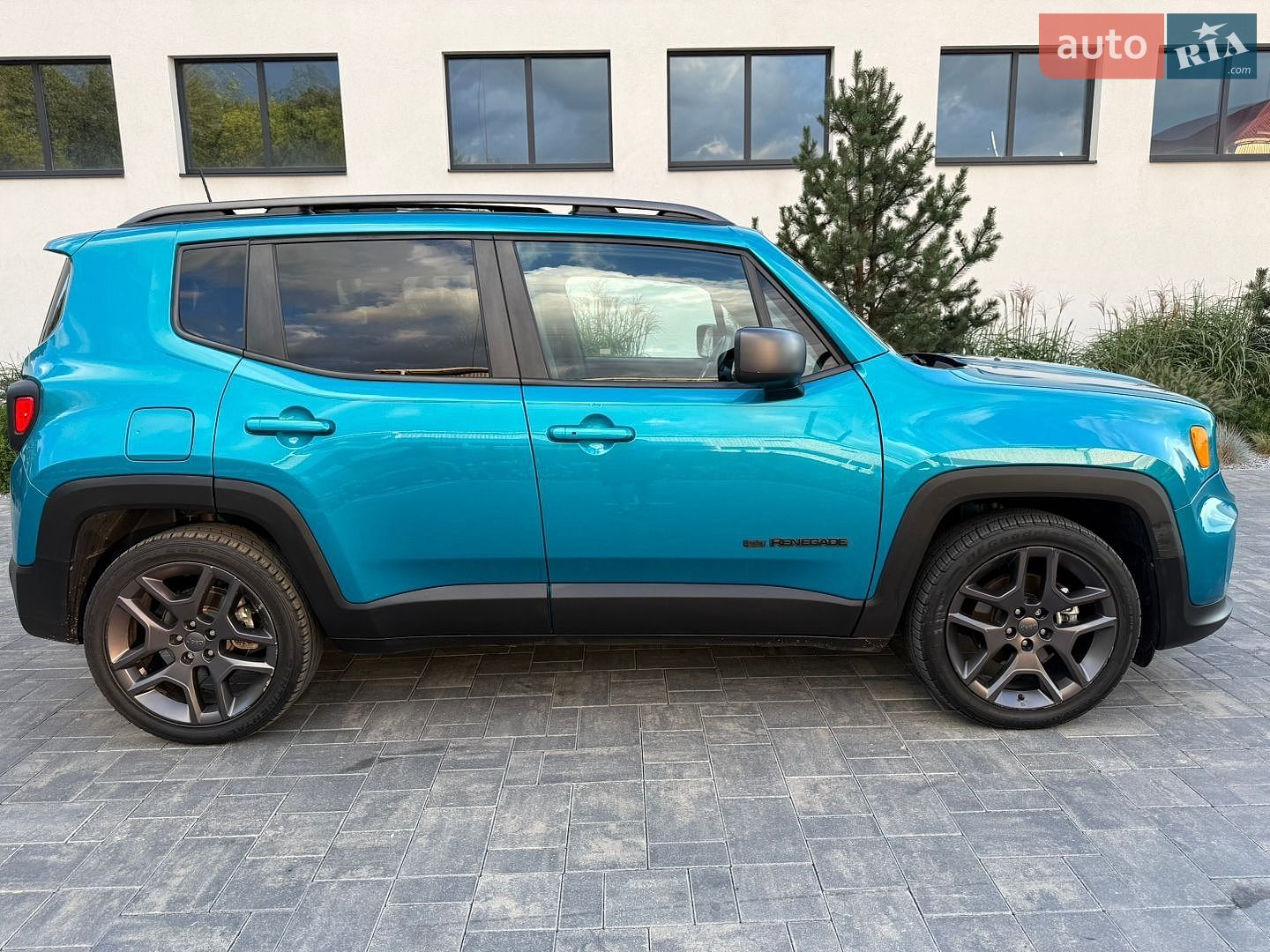 Jeep Renegade 2021 VIN ZACNJCBBXMPM63487 фото оголошення 8 з 147
