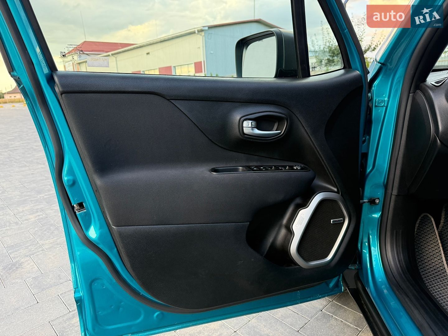 Jeep Renegade 2021 VIN ZACNJCBBXMPM63487 фото оголошення 24 з 147