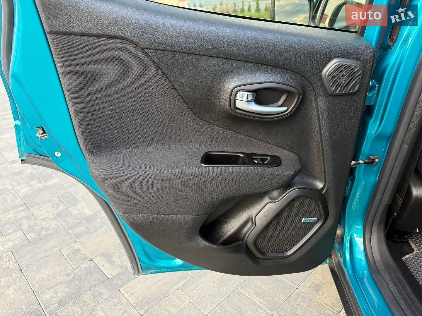 Jeep Renegade 2021 VIN ZACNJCBBXMPM63487 фото оголошення 23 з 147
