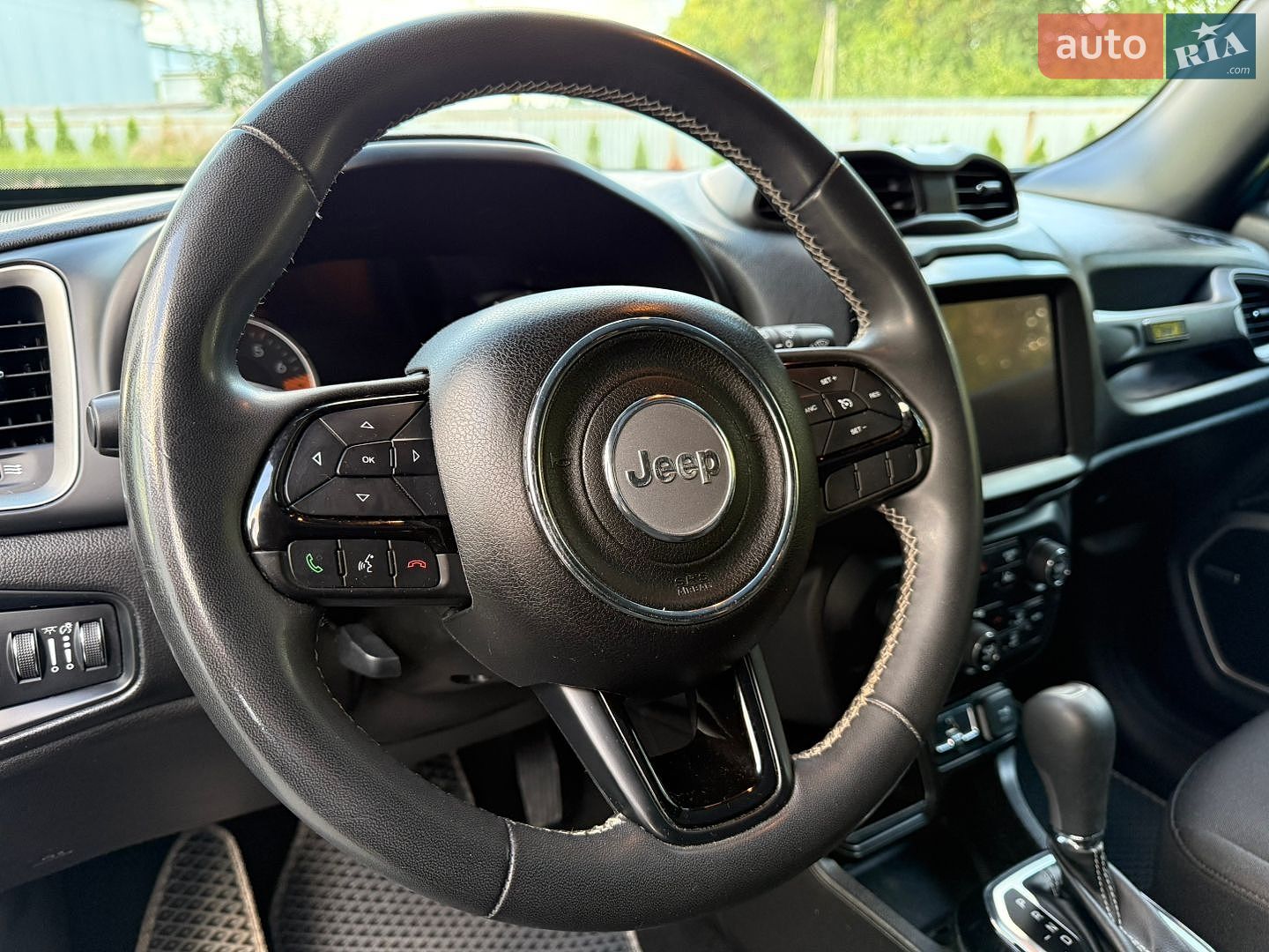 Jeep Renegade 2021 VIN ZACNJCBBXMPM63487 фото оголошення 30 з 147