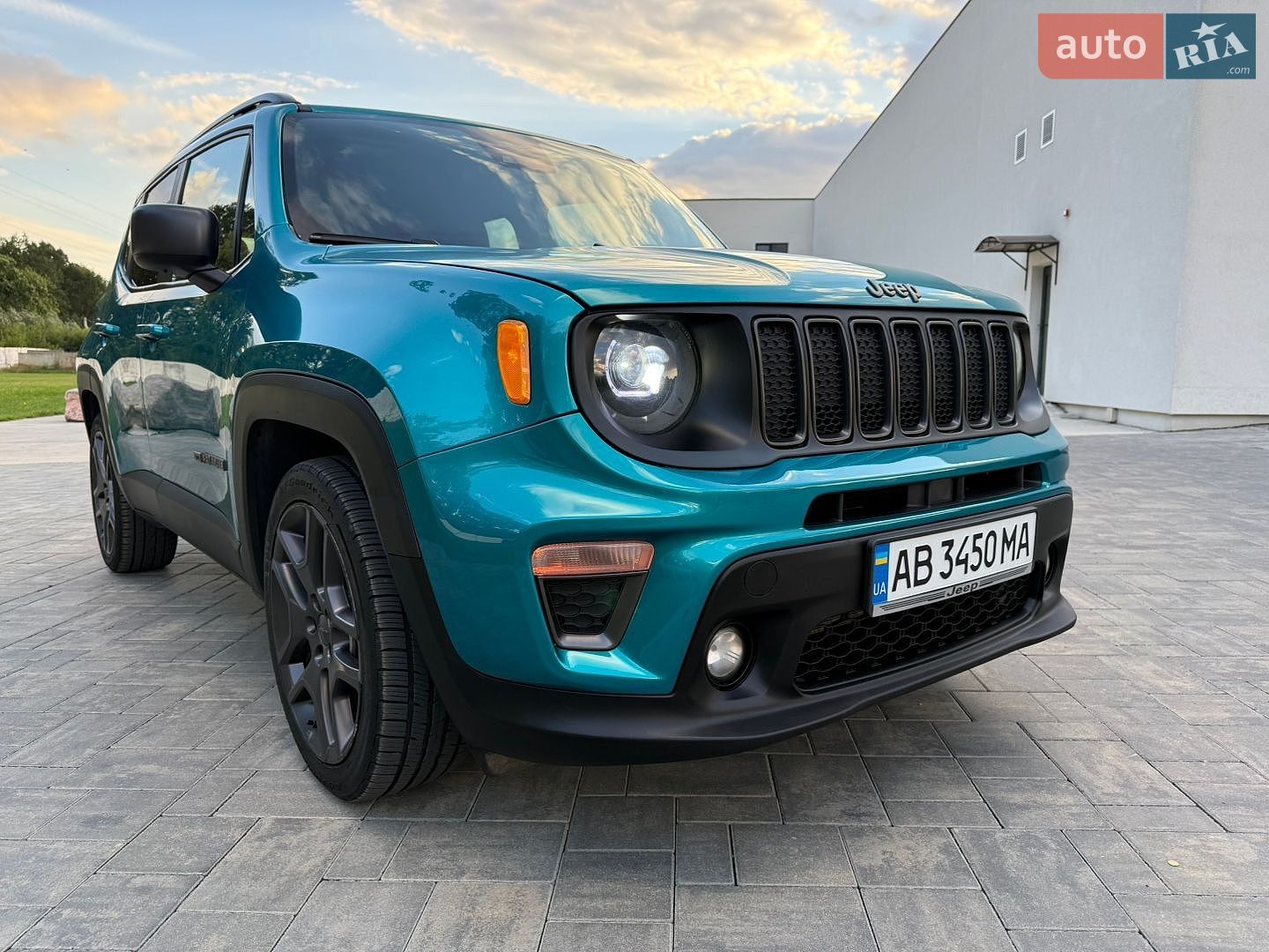 Jeep Renegade 2021 VIN ZACNJCBBXMPM63487 фото оголошення 31 з 147