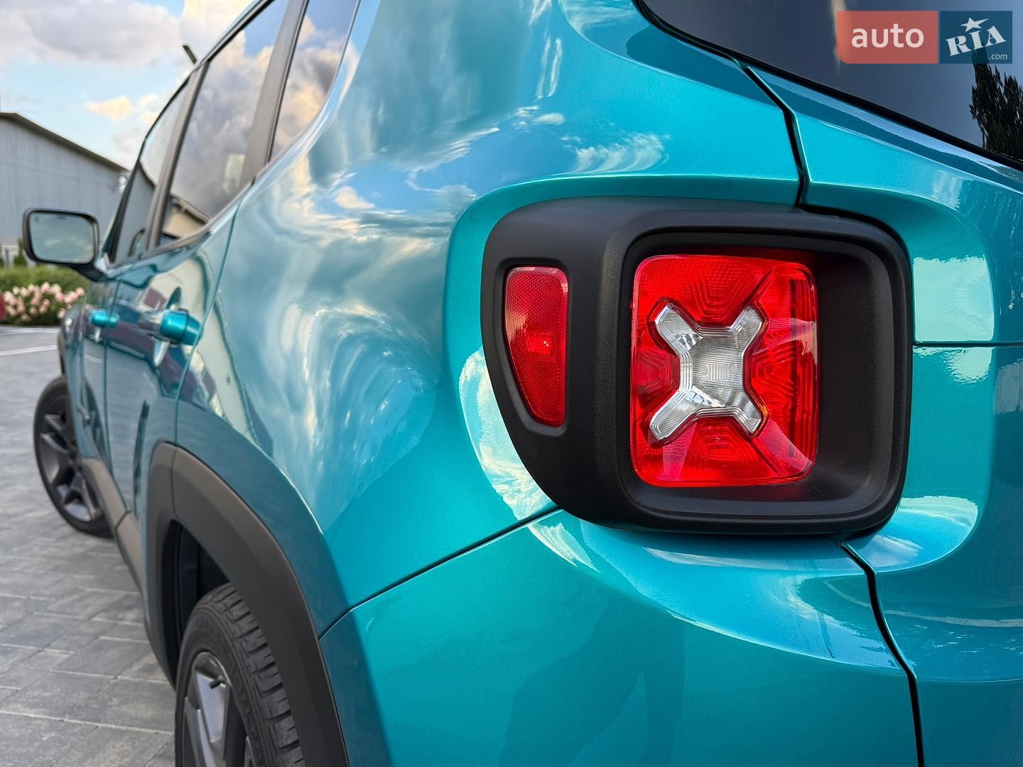 Jeep Renegade 2021 VIN ZACNJCBBXMPM63487 фото оголошення 32 з 147