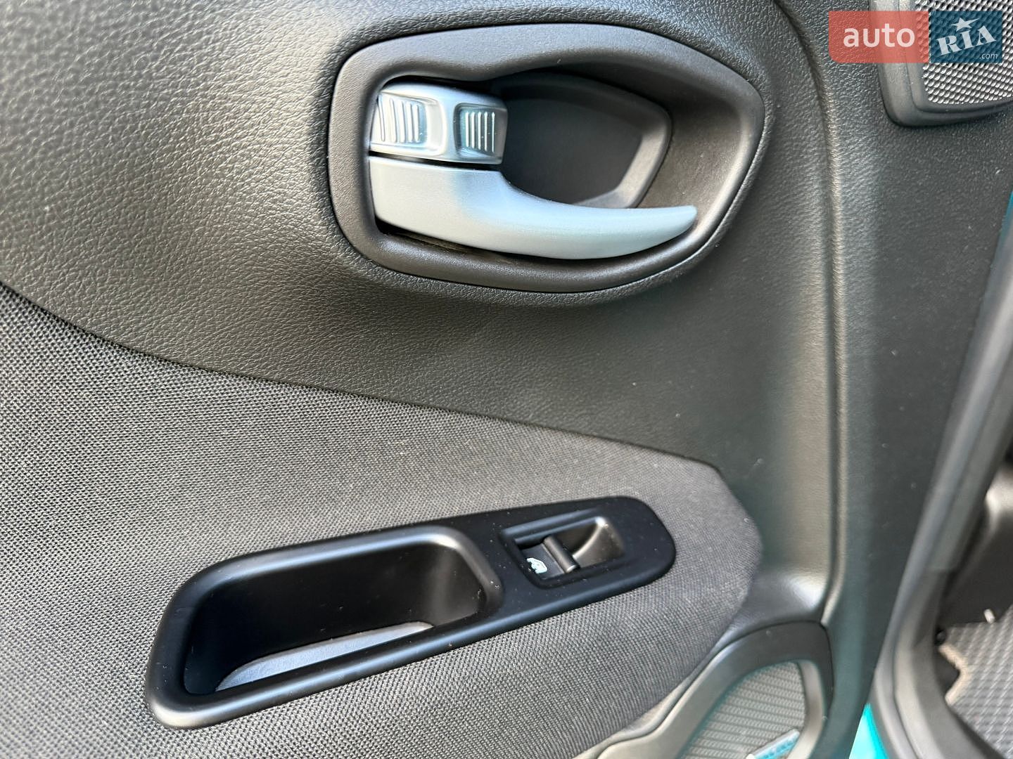 Jeep Renegade 2021 VIN ZACNJCBBXMPM63487 фото оголошення 46 з 147