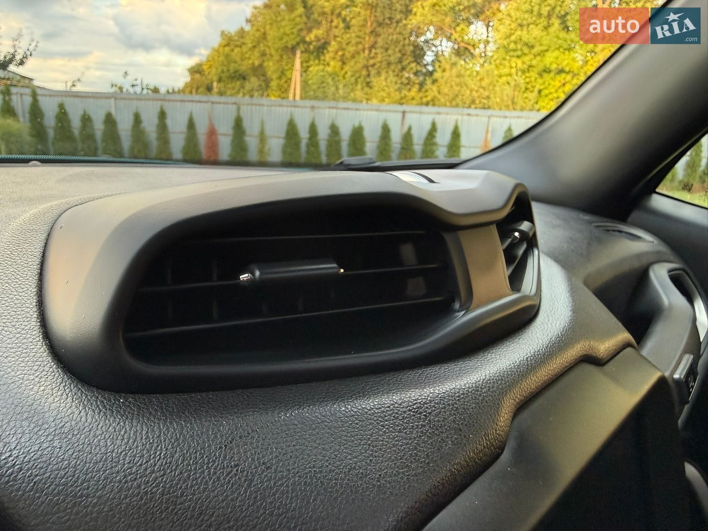 Jeep Renegade 2021 VIN ZACNJCBBXMPM63487 фото оголошення 82 з 147