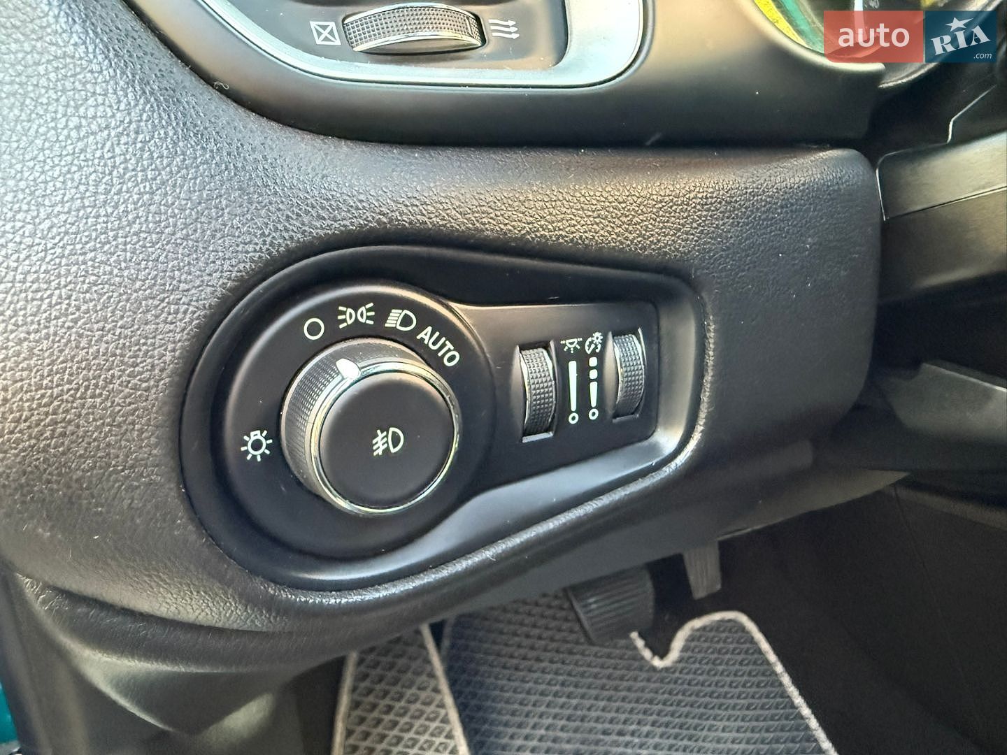 Jeep Renegade 2021 VIN ZACNJCBBXMPM63487 фото оголошення 118 з 147