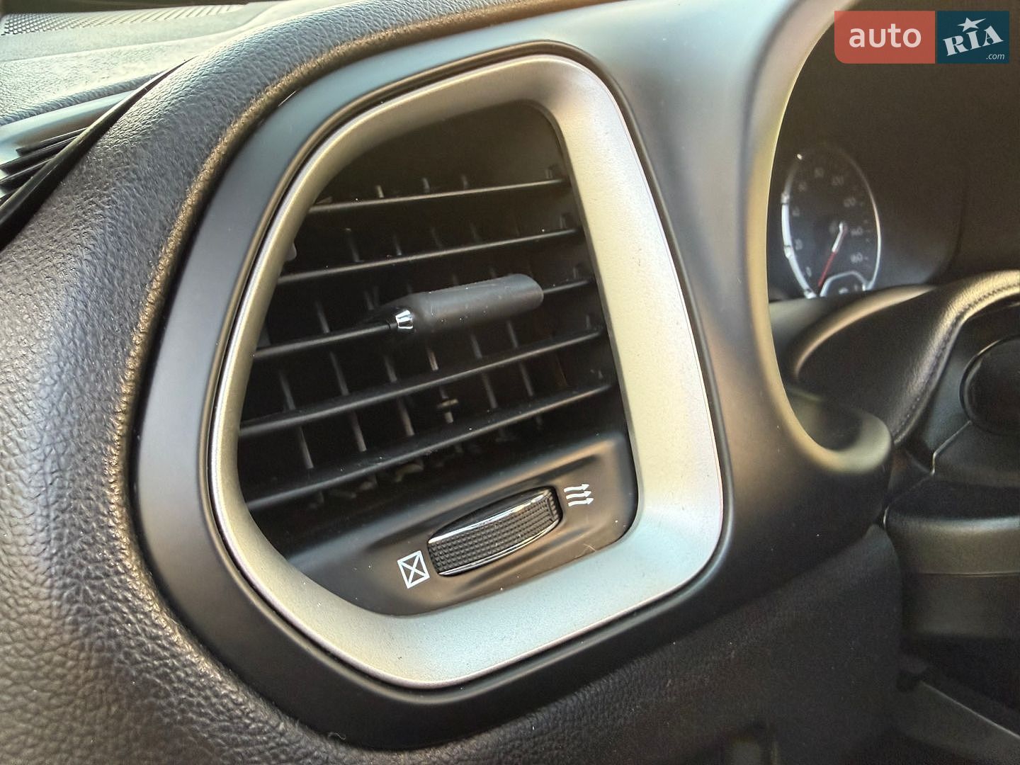 Jeep Renegade 2021 VIN ZACNJCBBXMPM63487 фото оголошення 119 з 147