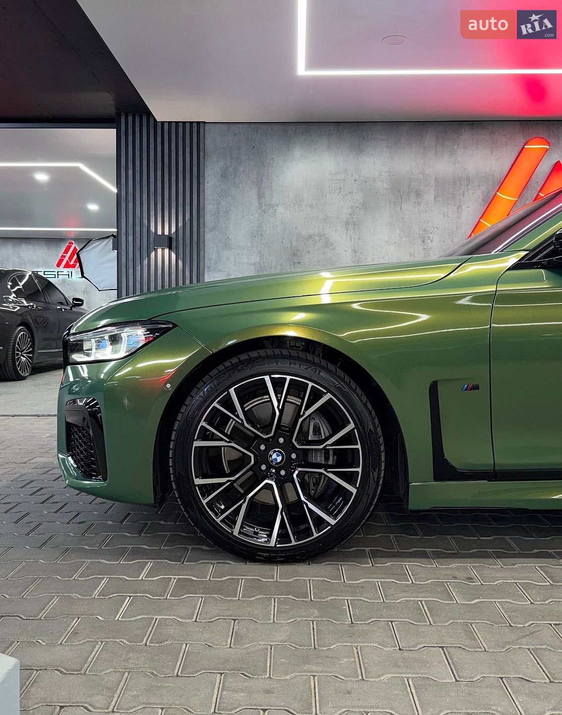 Bmw 740I 2015 VIN WBA7E2C51GG504705 фото оголошення 4 з 18
