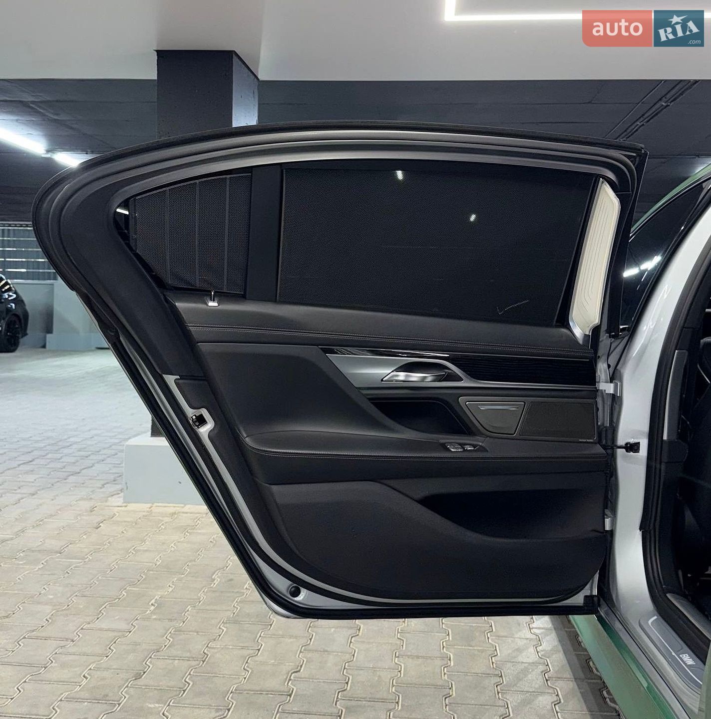 Bmw 740I 2015 VIN WBA7E2C51GG504705 фото оголошення 12 з 18