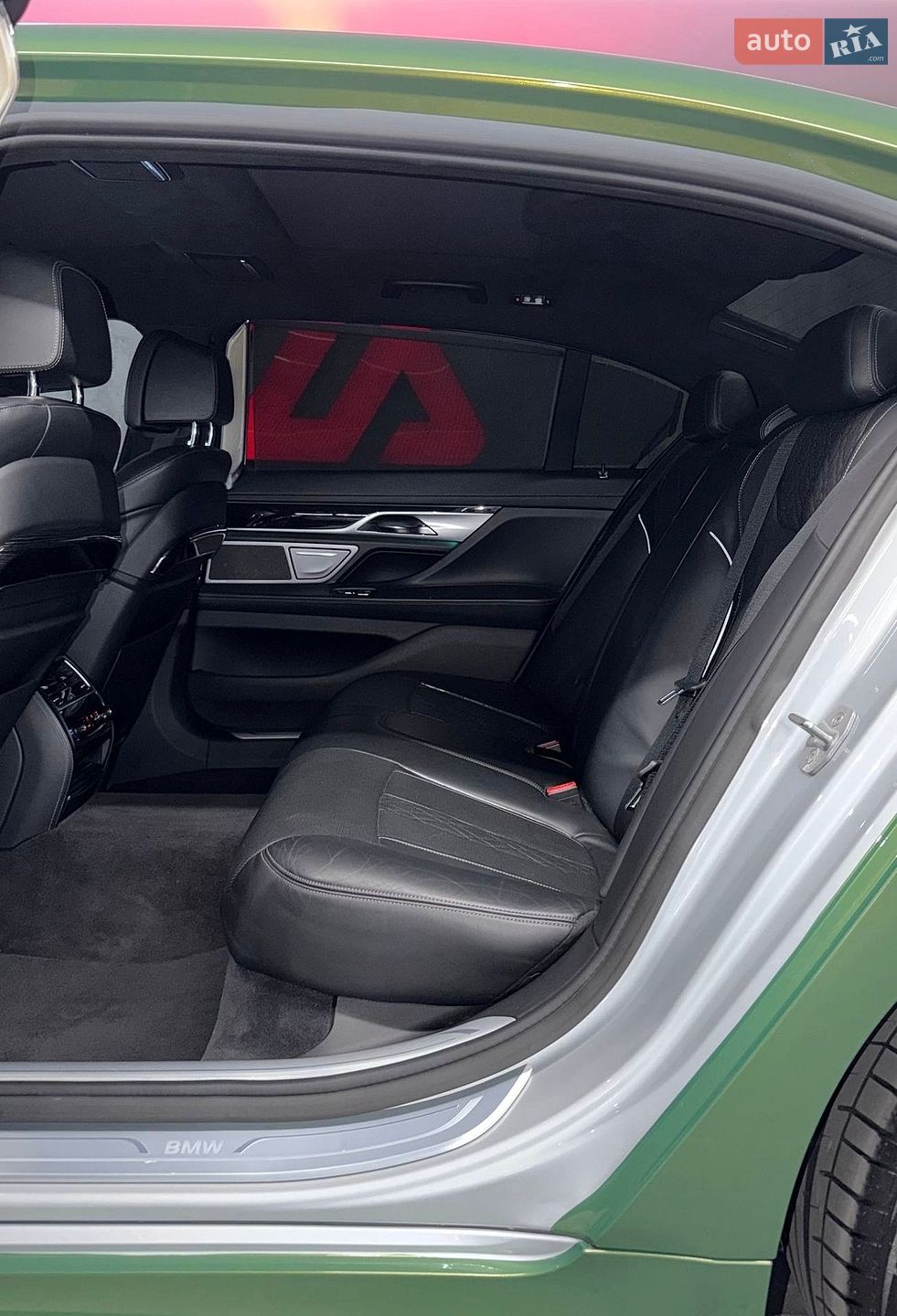Bmw 740I 2015 VIN WBA7E2C51GG504705 фото оголошення 13 з 18