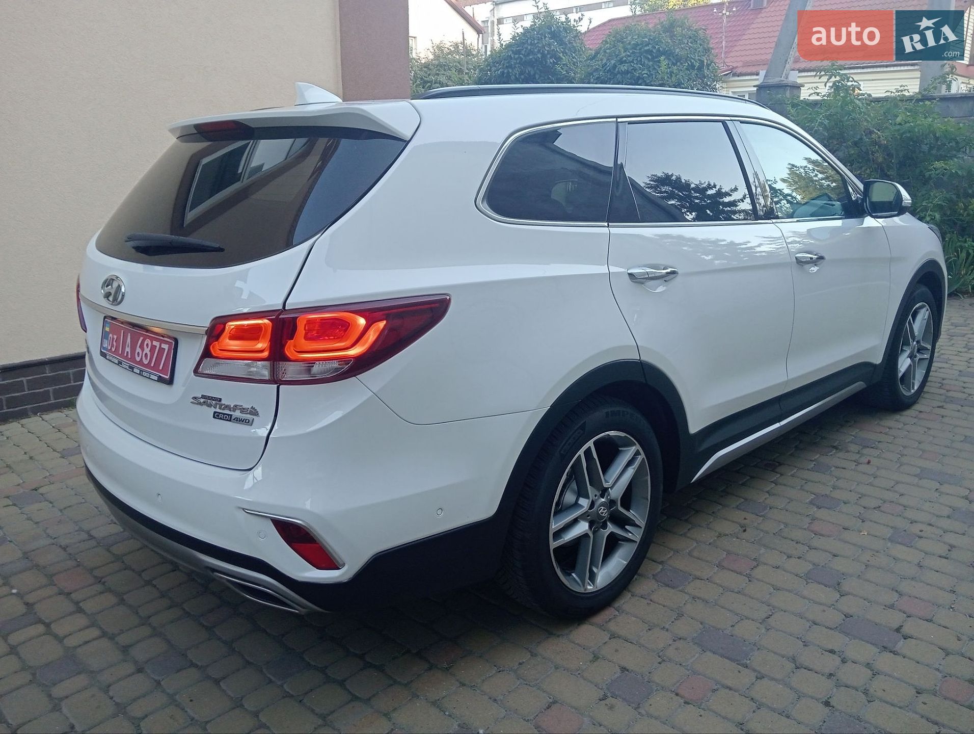 Hyundai Grand Santa Fe 2017 VIN KMHSR81XDHU224445 фото оголошення 11 з 53