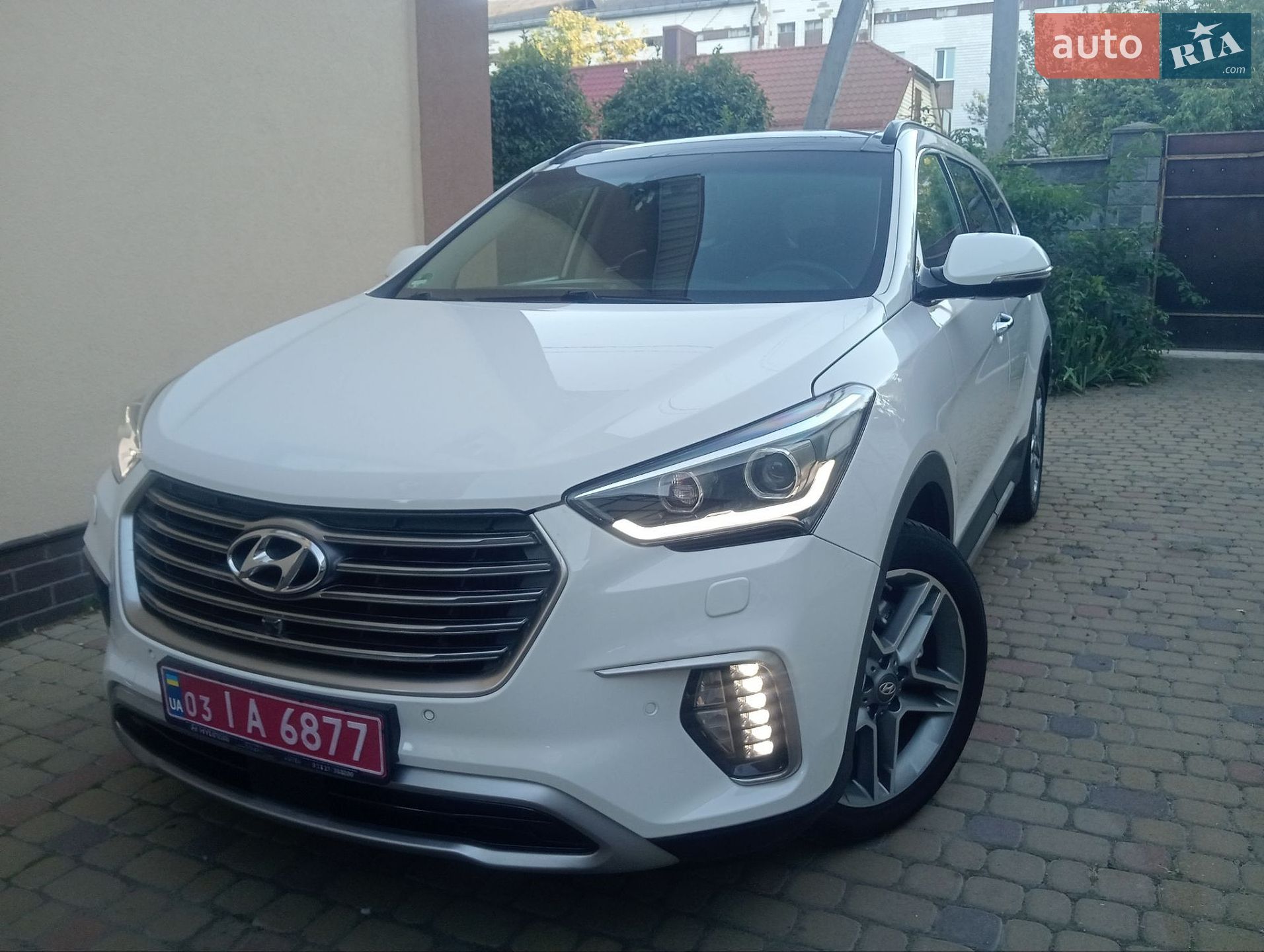 Hyundai Grand Santa Fe 2017 VIN KMHSR81XDHU224445 фото оголошення 23 з 53