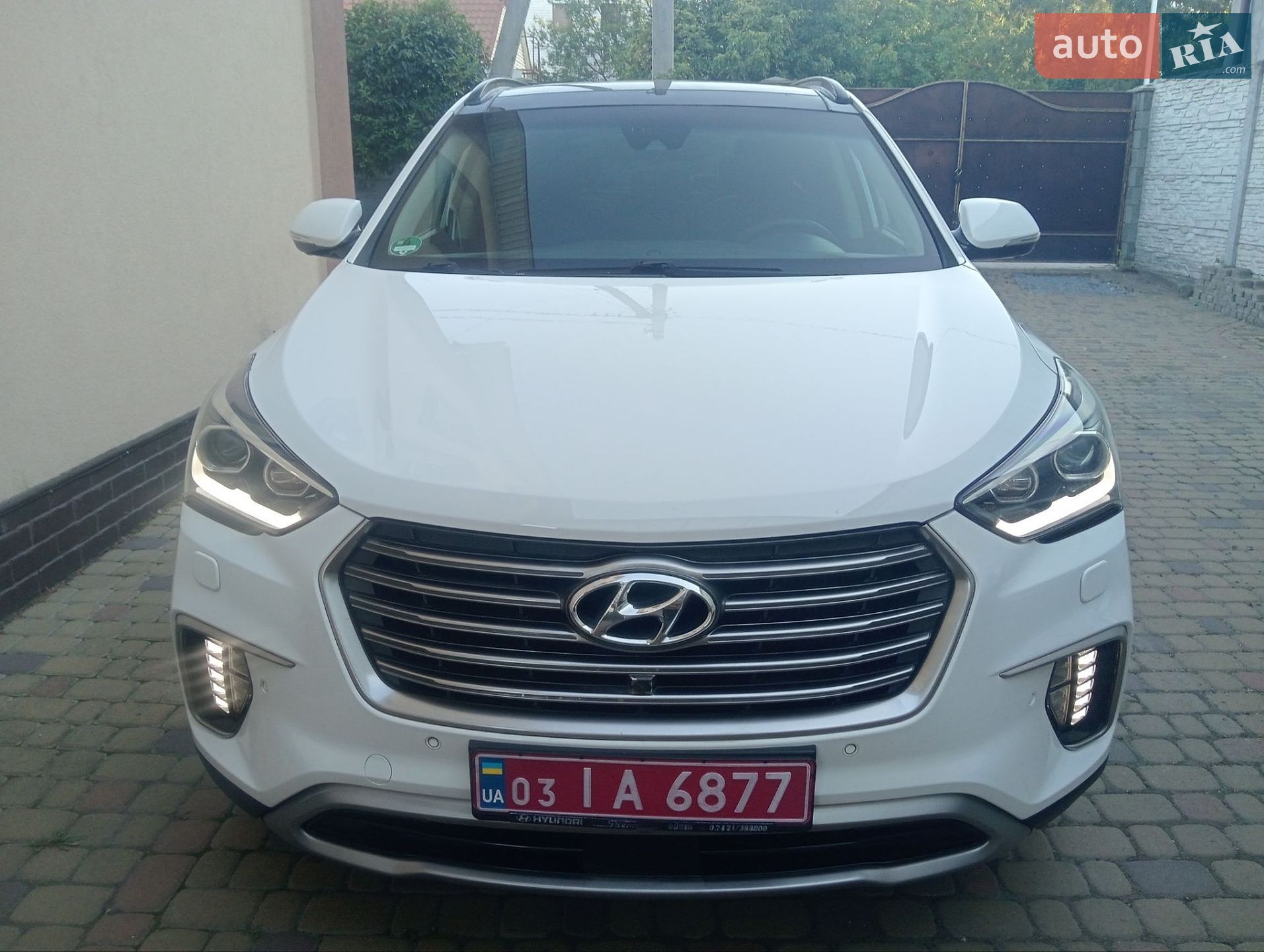 Hyundai Grand Santa Fe 2017 VIN KMHSR81XDHU224445 фото оголошення 25 з 53