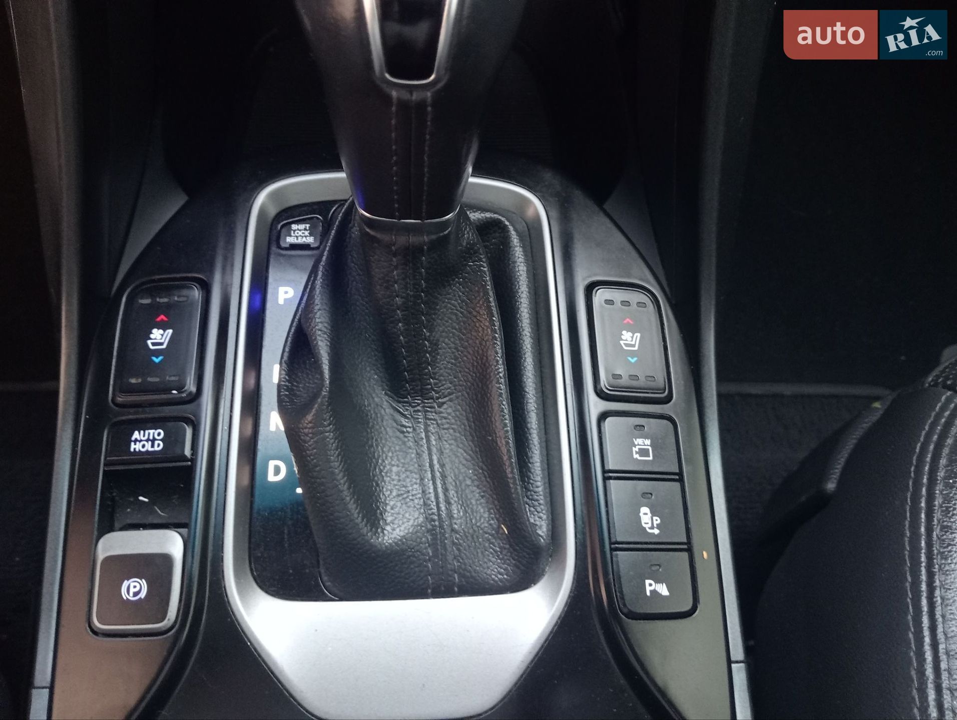 Hyundai Grand Santa Fe 2017 VIN KMHSR81XDHU224445 фото оголошення 26 з 53
