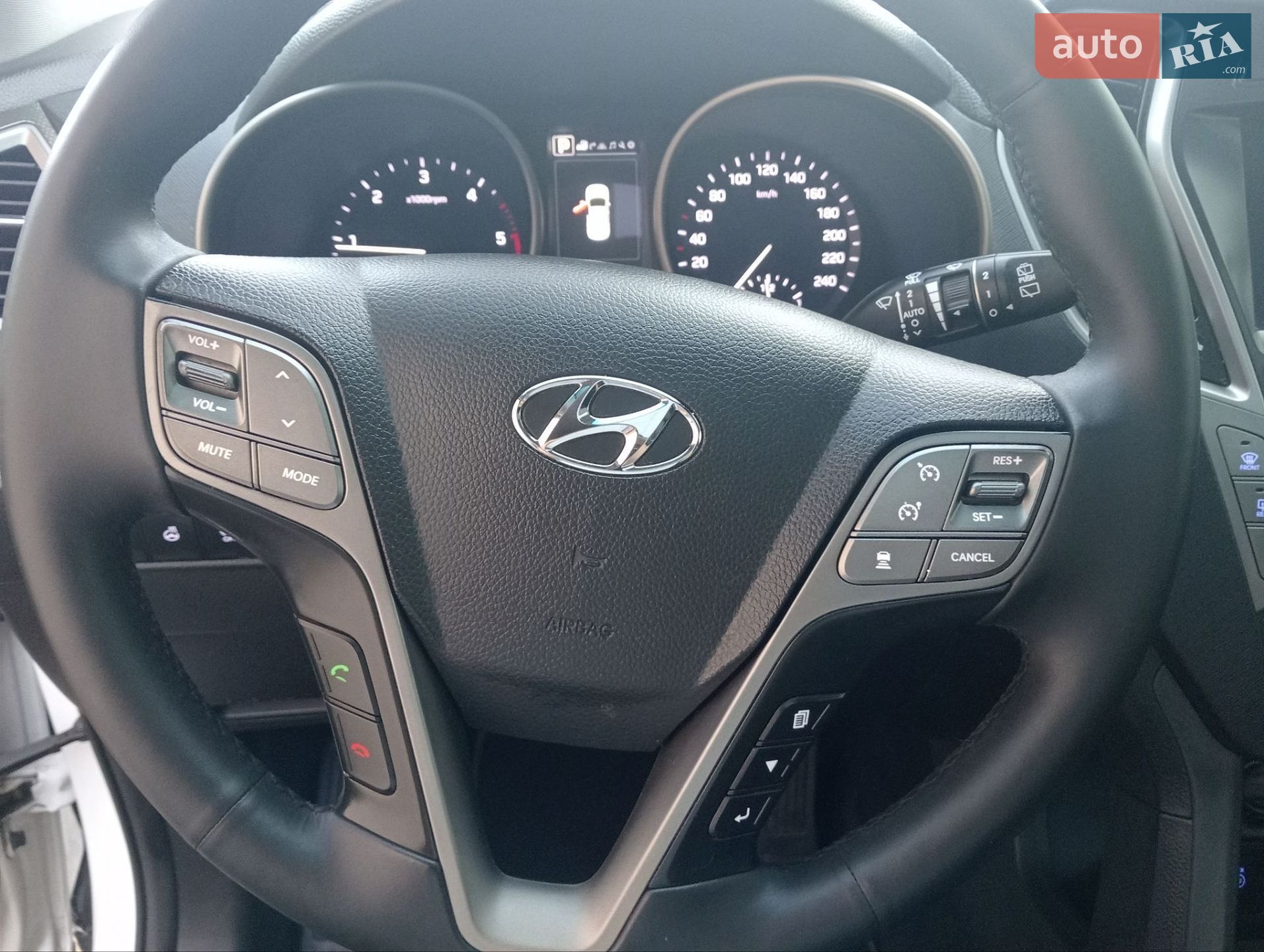 Hyundai Grand Santa Fe 2017 VIN KMHSR81XDHU224445 фото оголошення 29 з 53