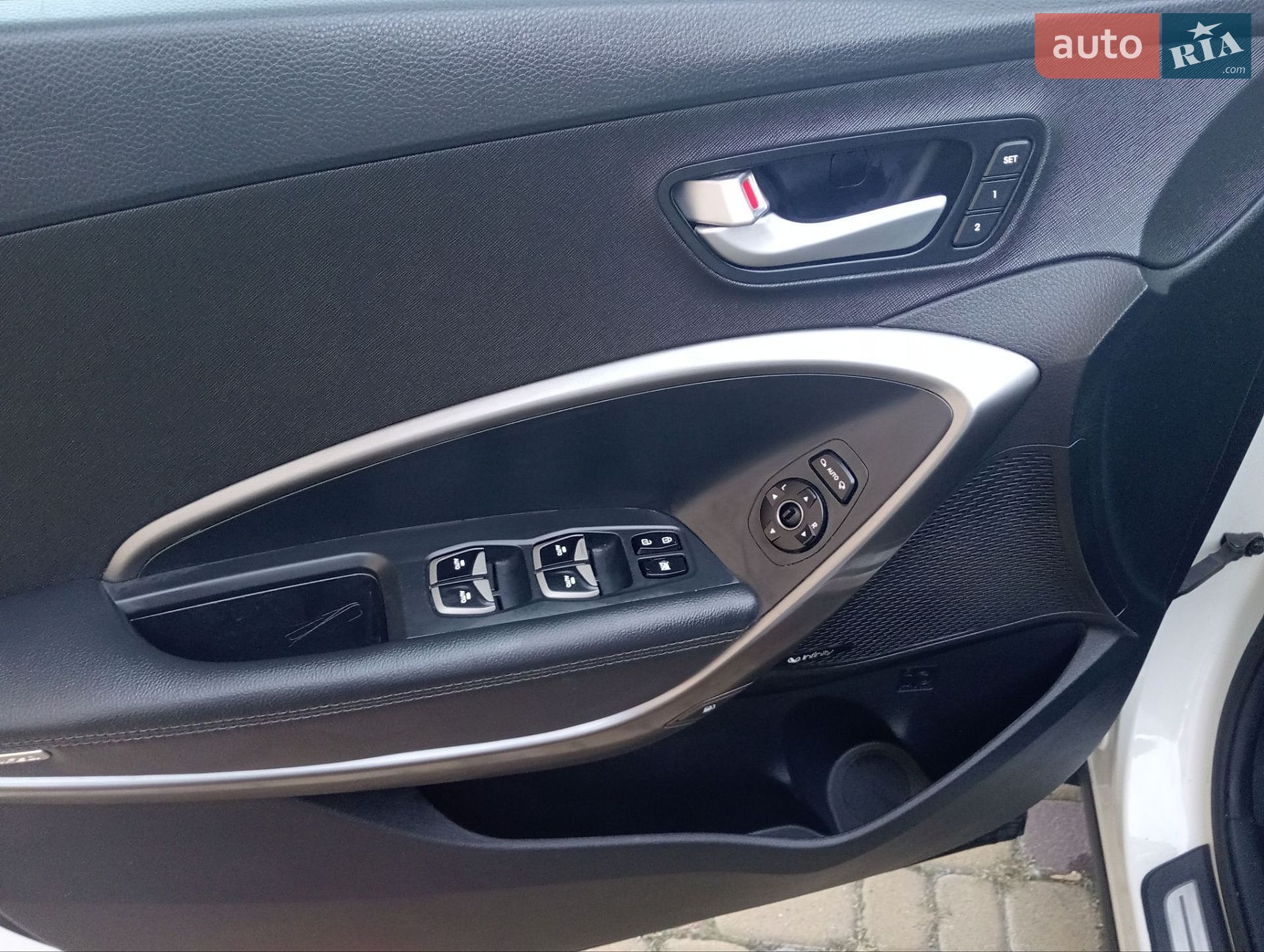 Hyundai Grand Santa Fe 2017 VIN KMHSR81XDHU224445 фото оголошення 31 з 53