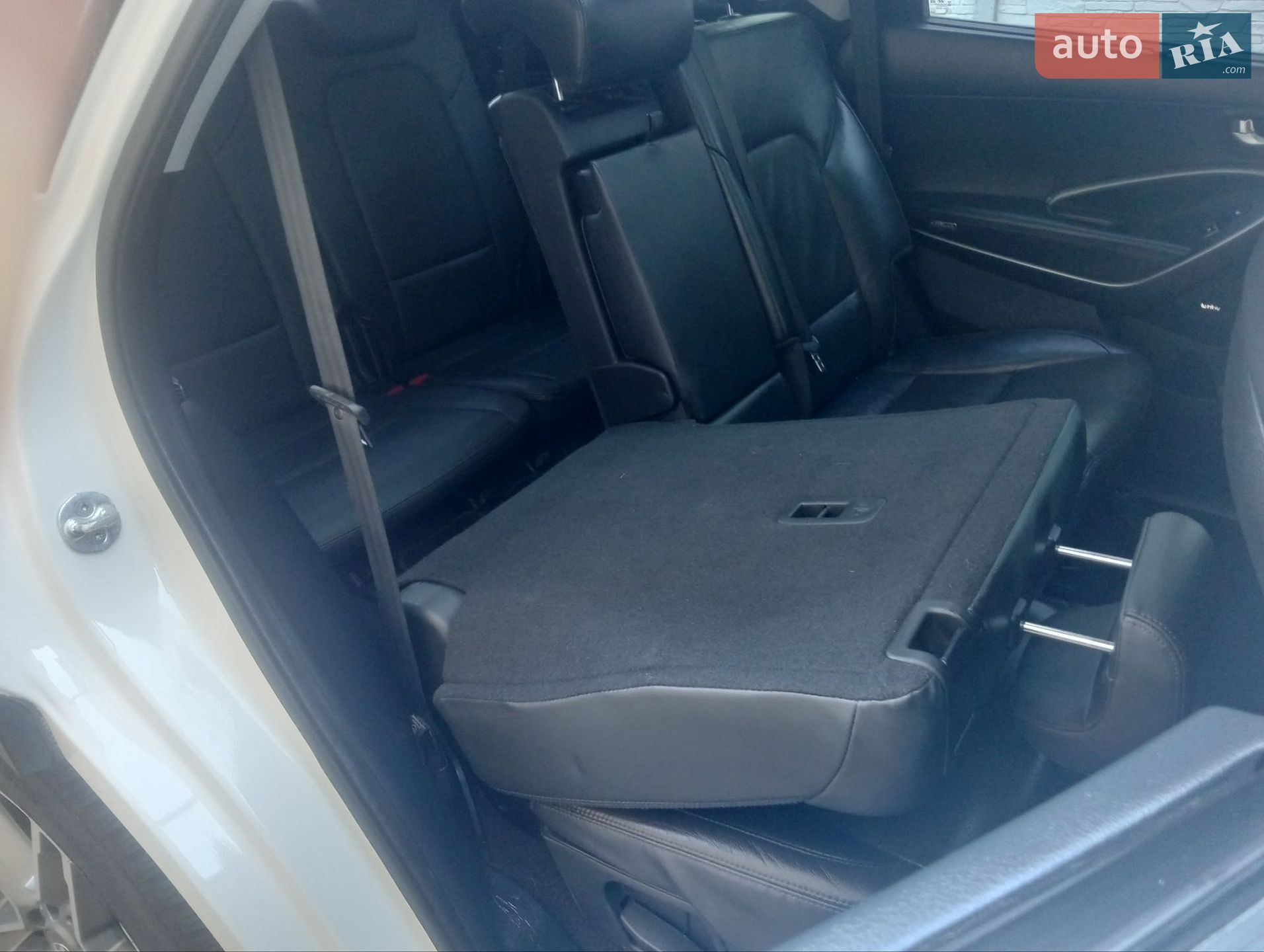 Hyundai Grand Santa Fe 2017 VIN KMHSR81XDHU224445 фото оголошення 42 з 53