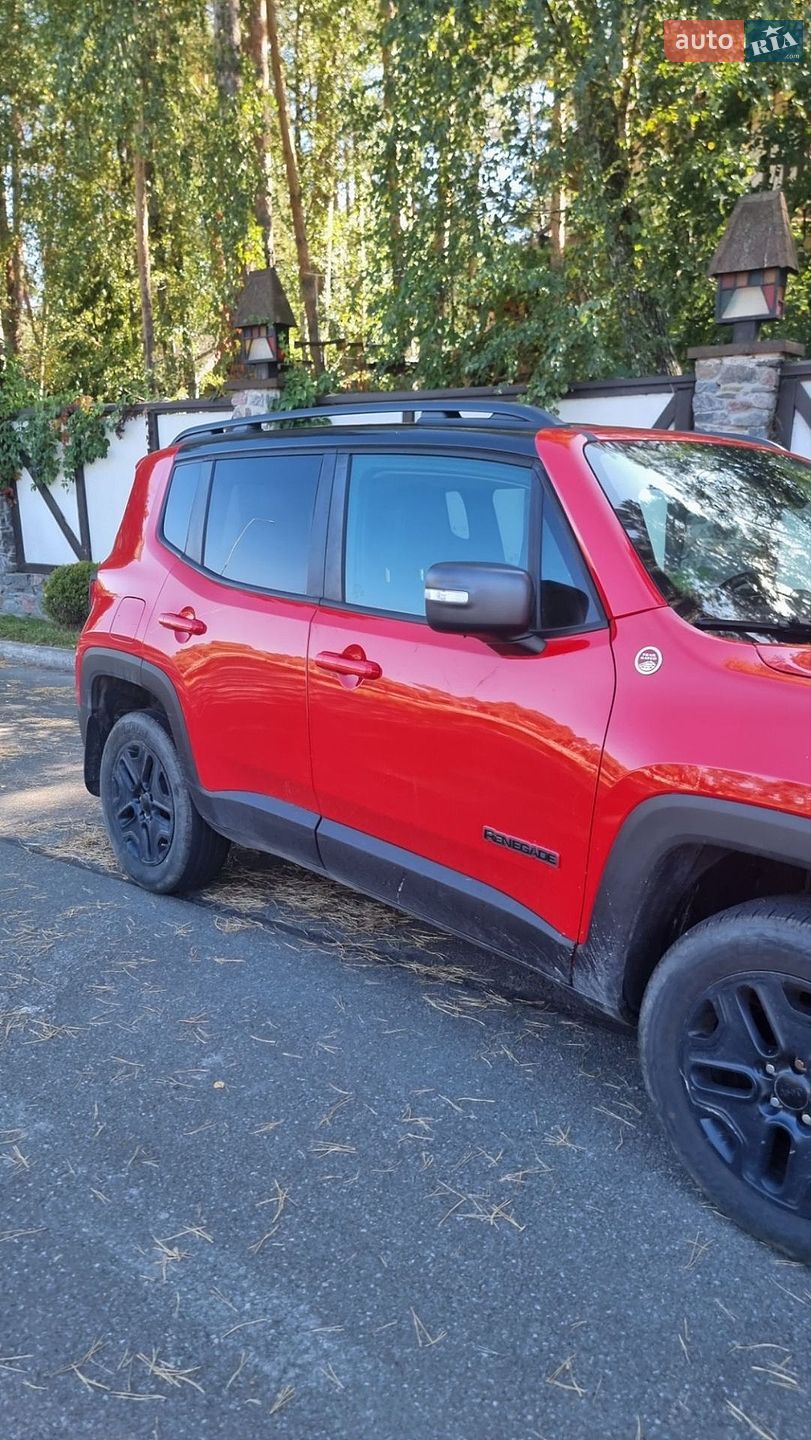 Jeep Renegade 2018 VIN ZACCJBCB0JPH28433 фото оголошення 4 з 54
