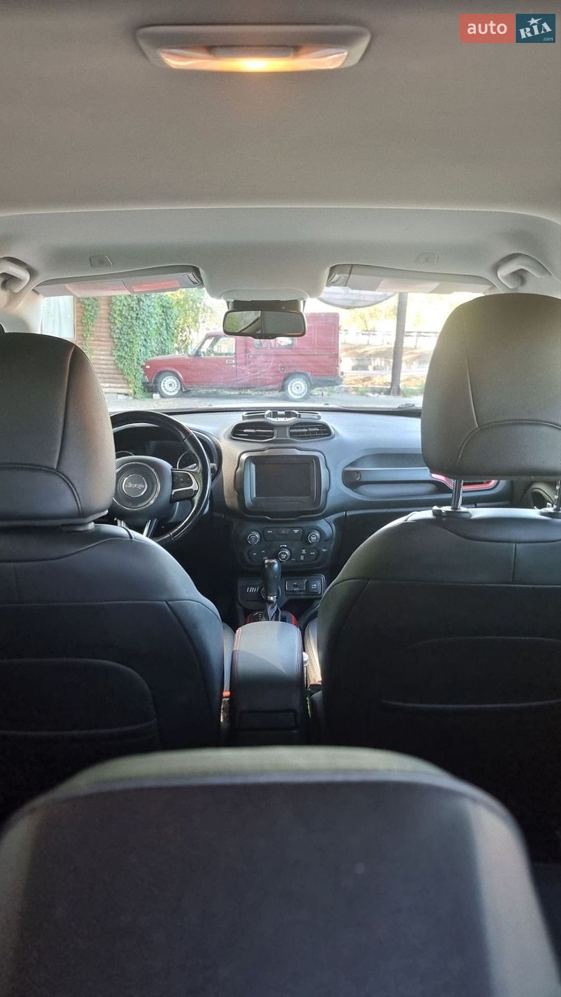 Jeep Renegade 2018 VIN ZACCJBCB0JPH28433 фото оголошення 35 з 54